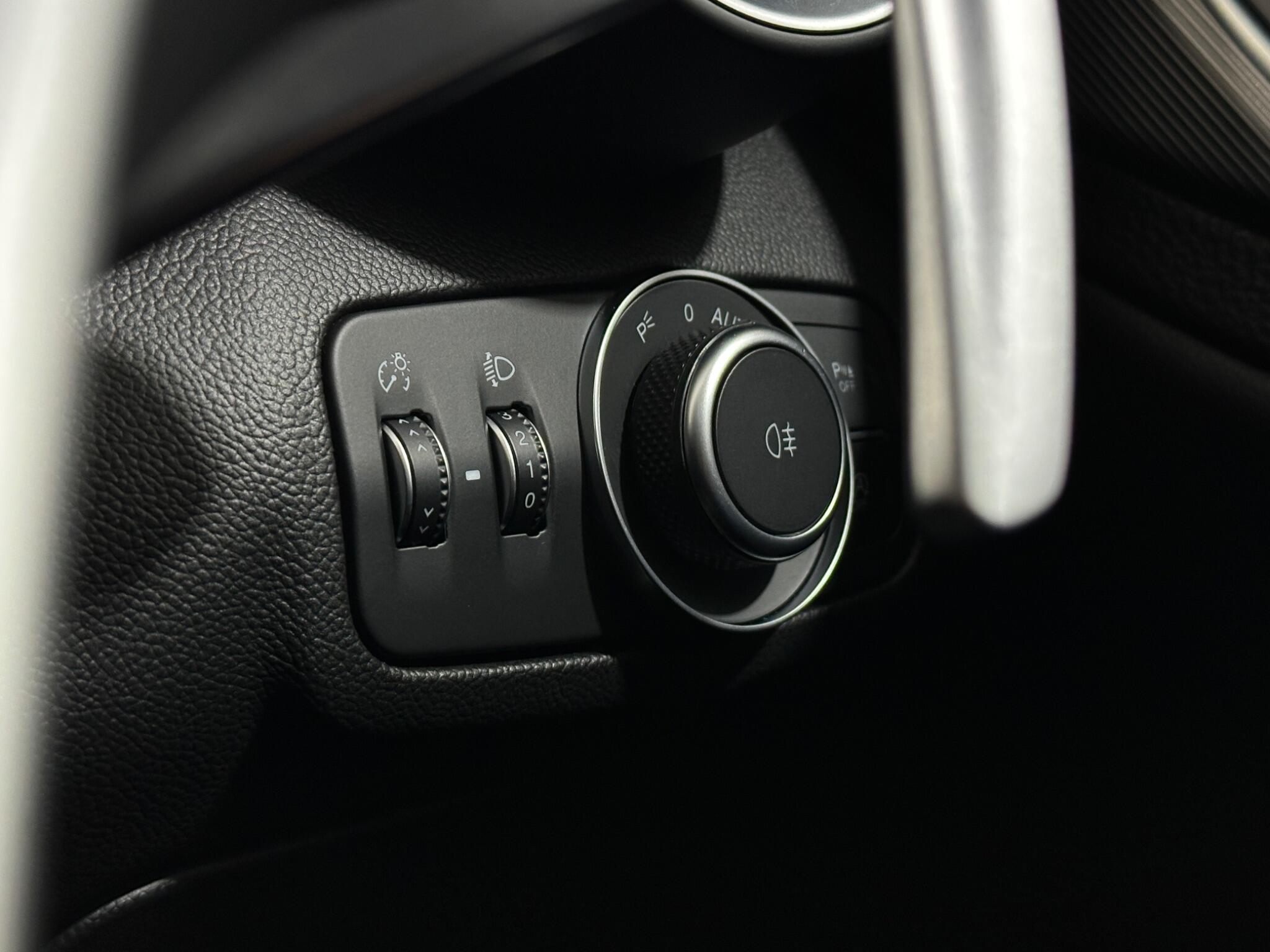 Alfa Romeo Giulia view 17
