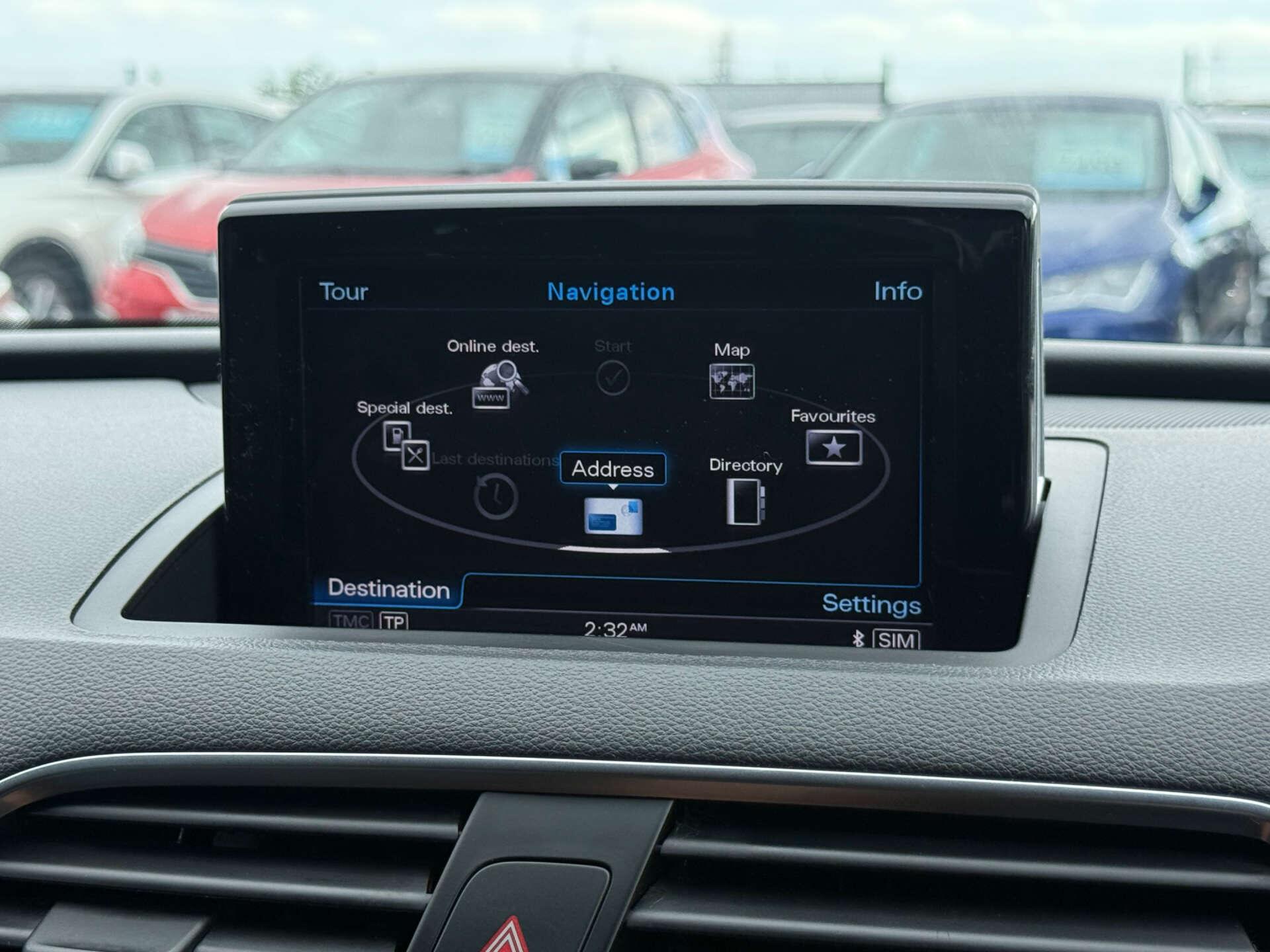 Audi Q3 view 64
