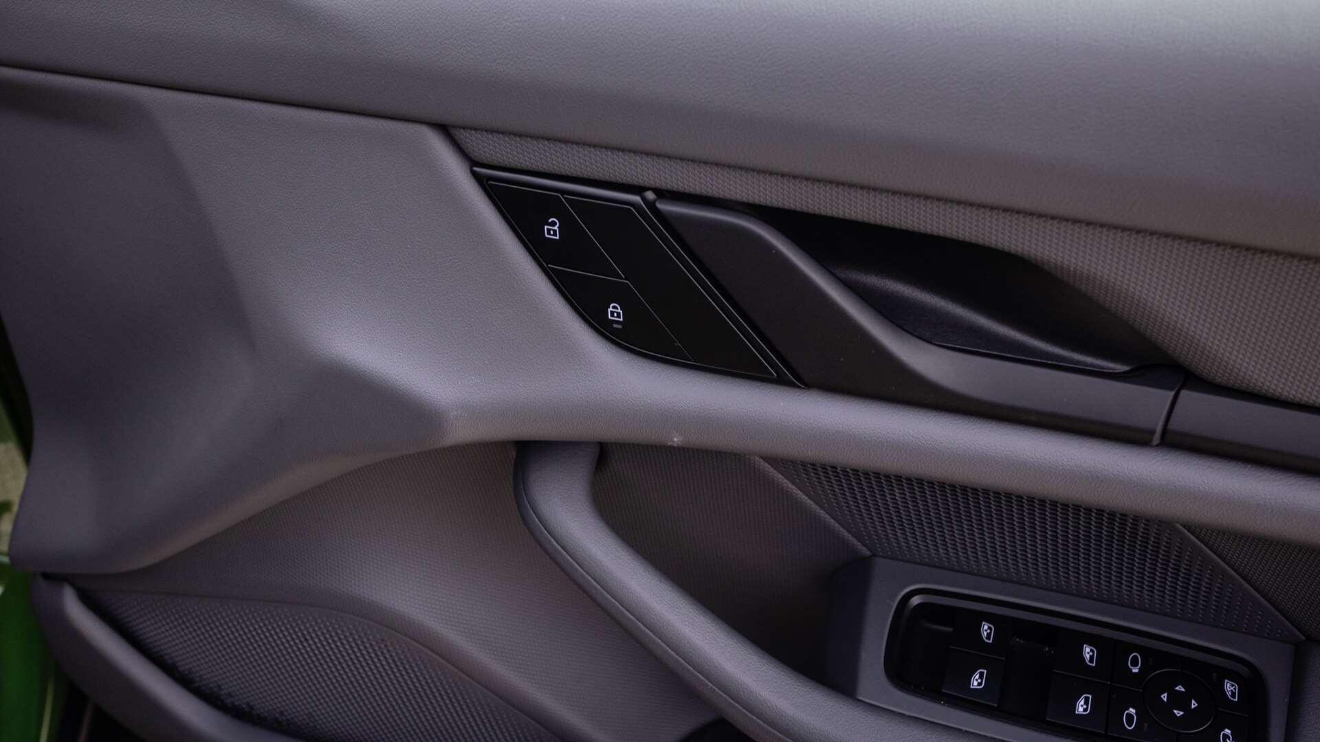 Porsche Taycan view 31