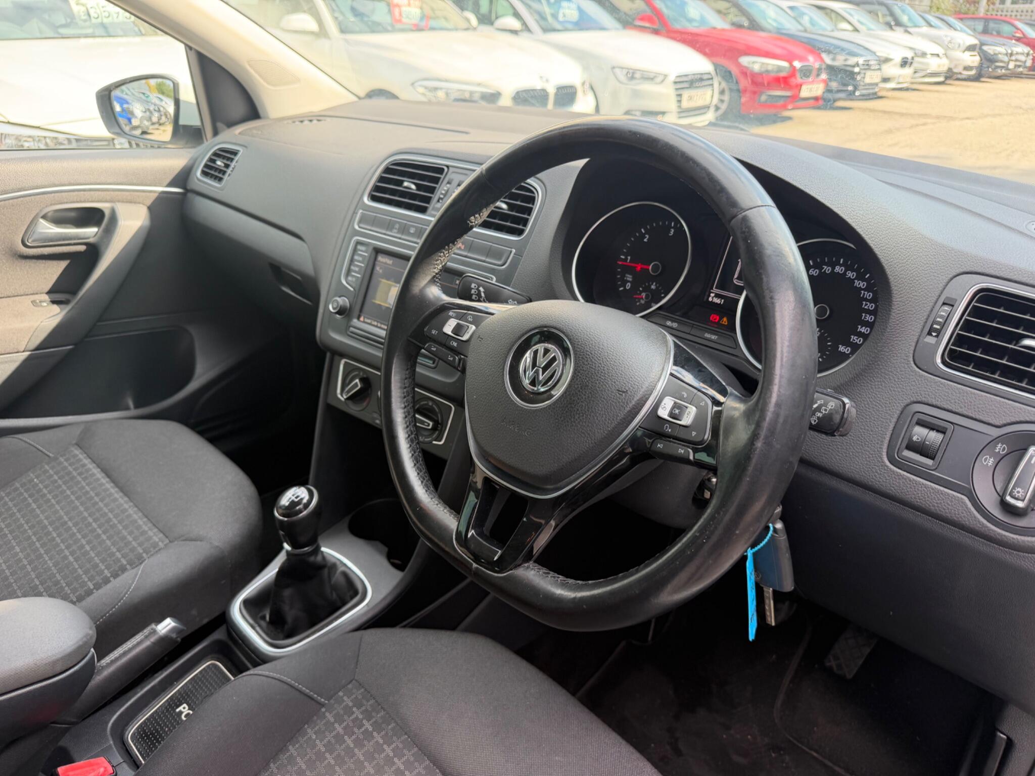 Volkswagen Polo view 11