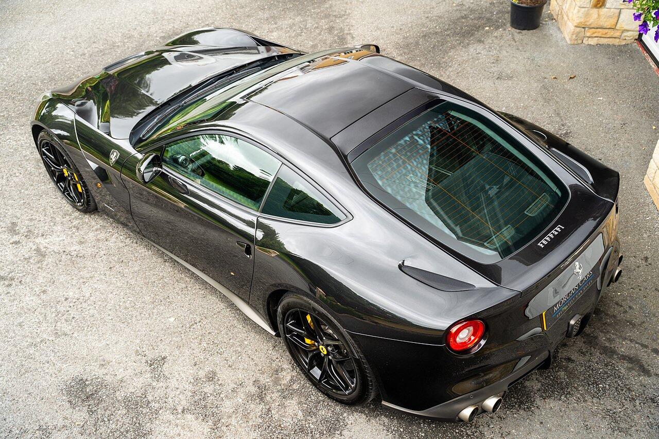 Ferrari F12 view 45