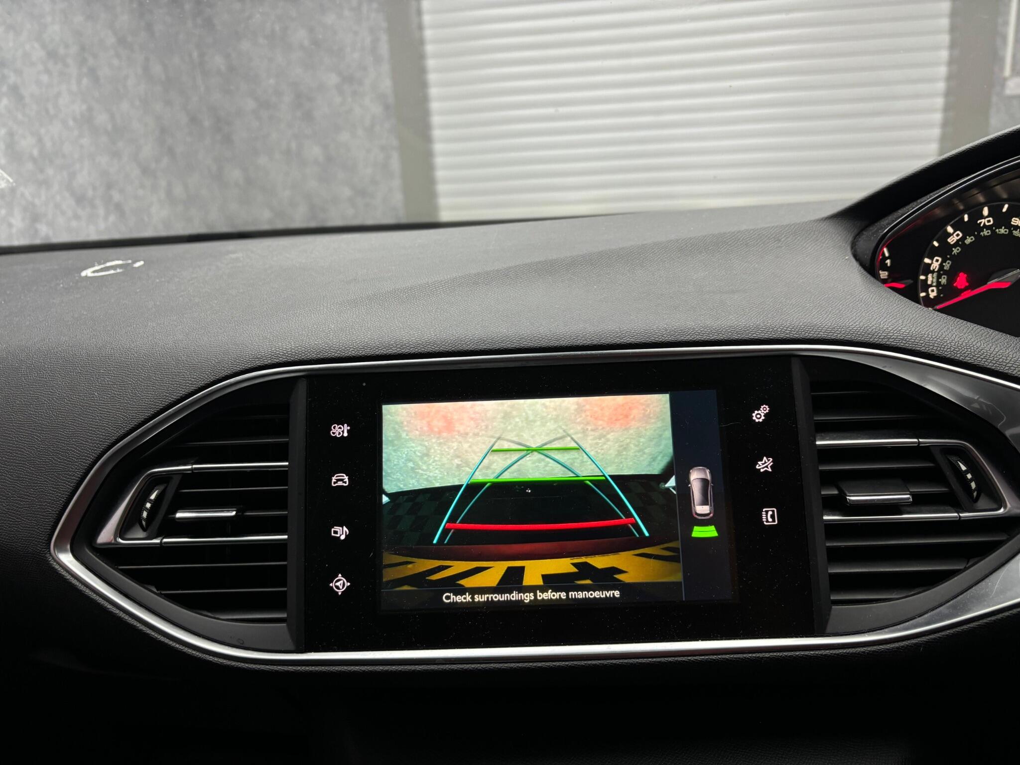 Peugeot 308 view 17