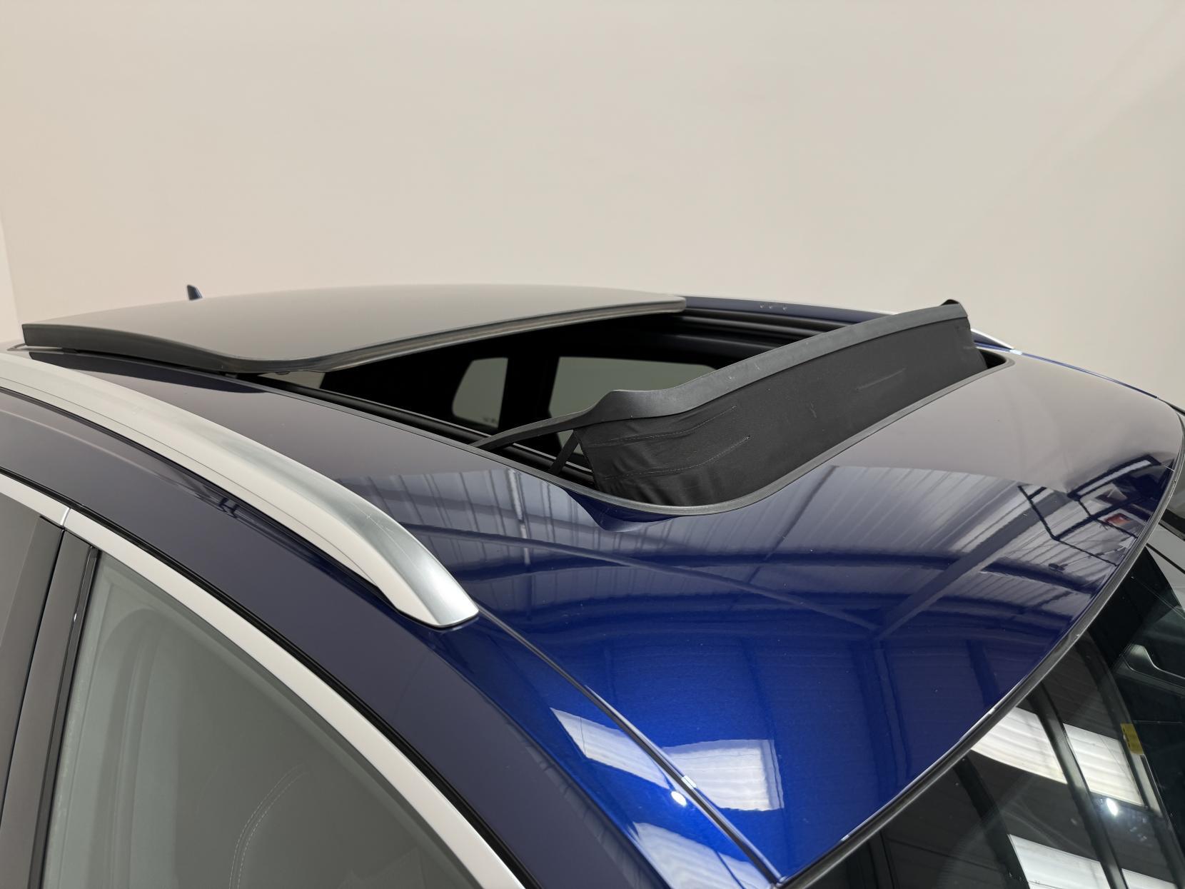 Audi Q5 view 3