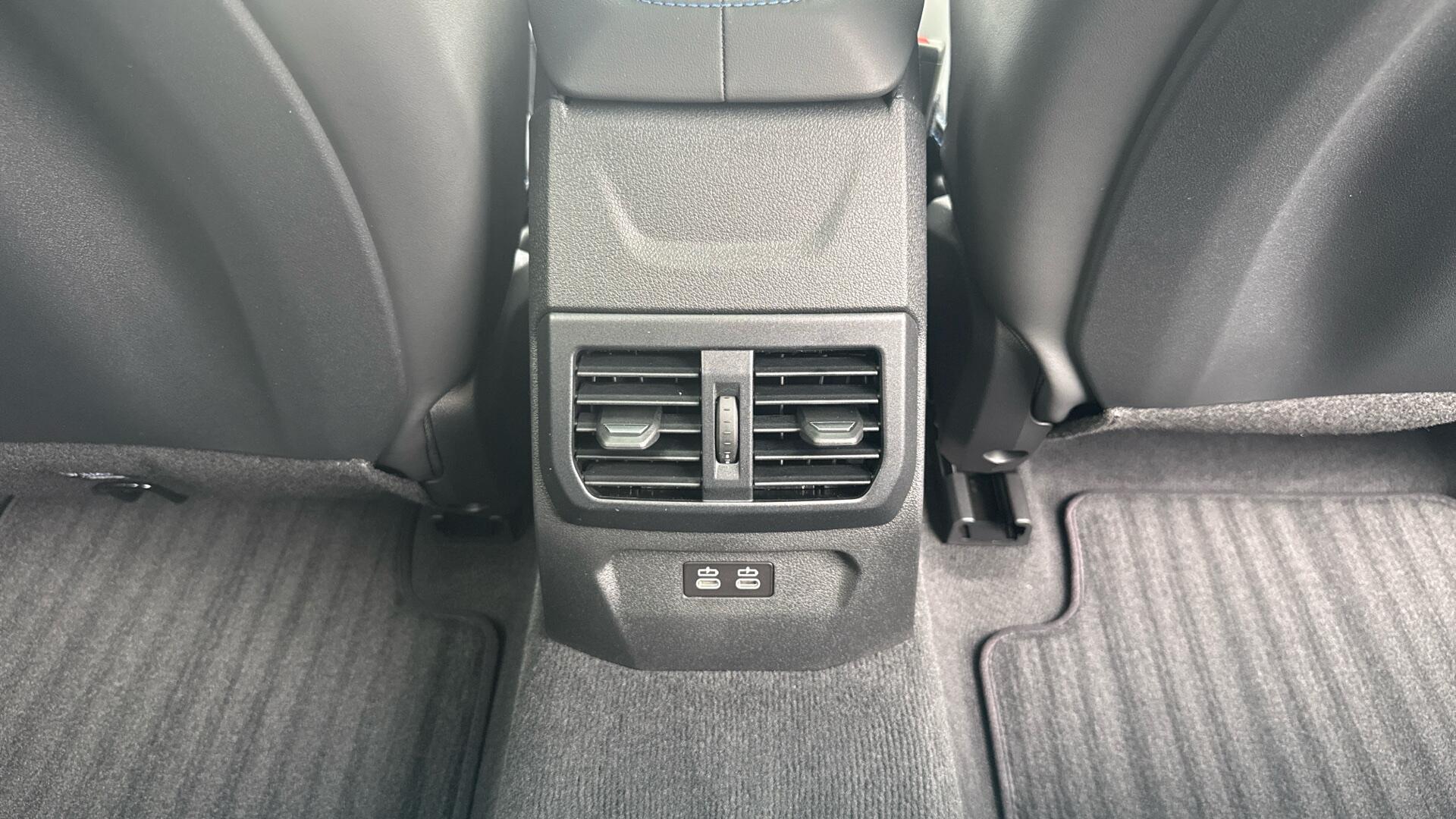 BMW 1 Series view 54