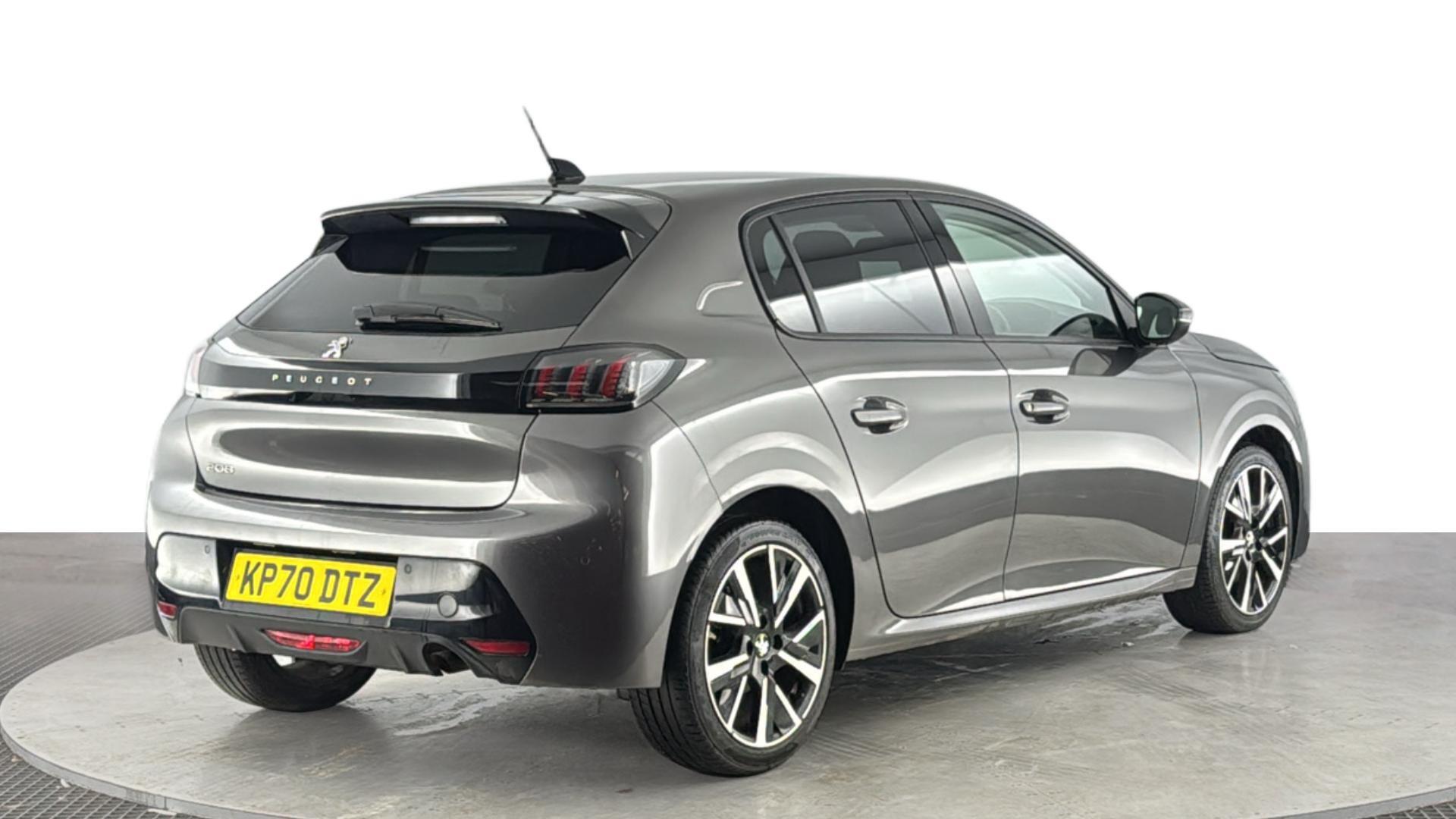 Peugeot 208 view 4