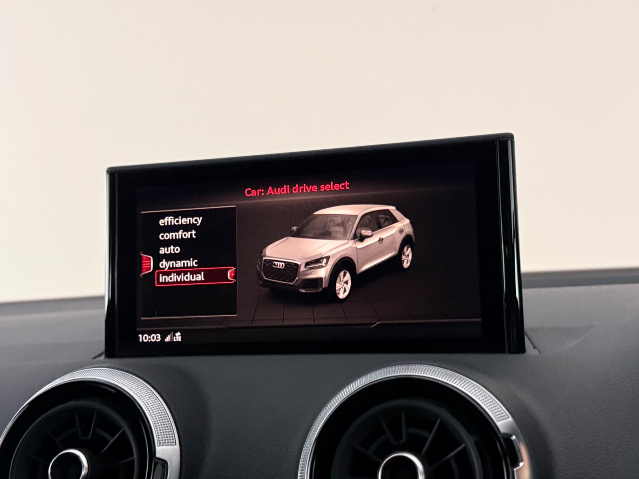 Audi Q2 view 28