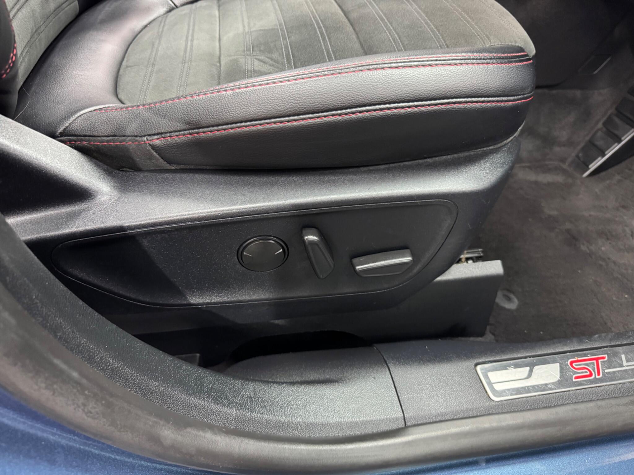 Ford Kuga view 35