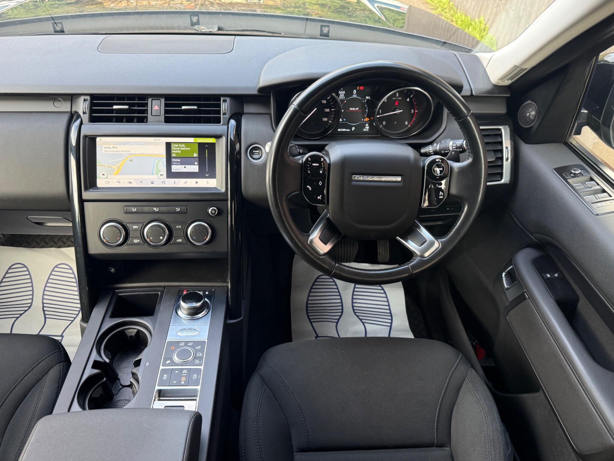 Land Rover Discovery view 22