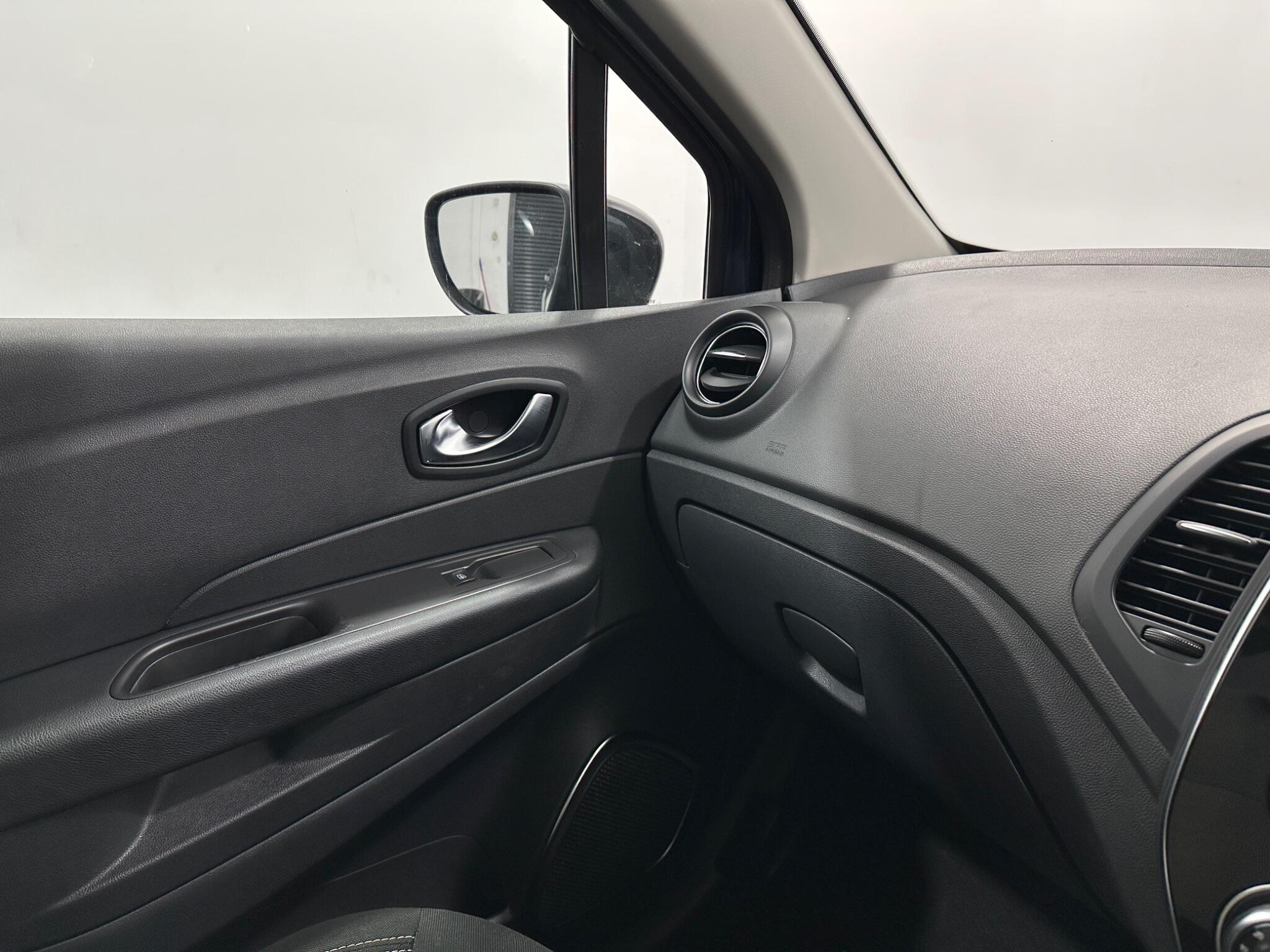 Renault Captur view 24
