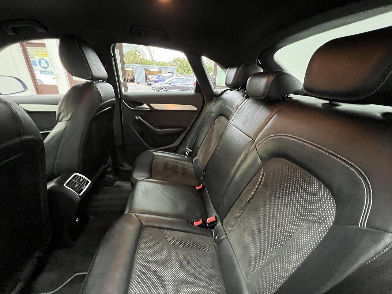 Audi Q3 view 17