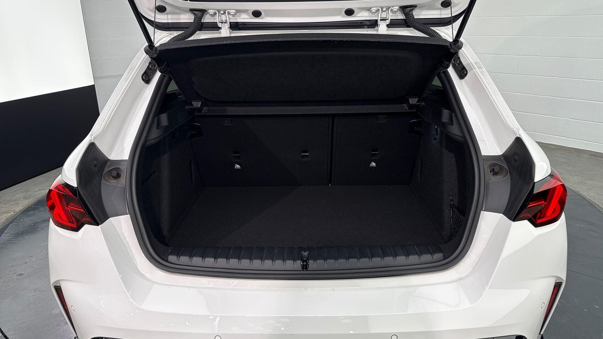 BMW 1 Series view 13