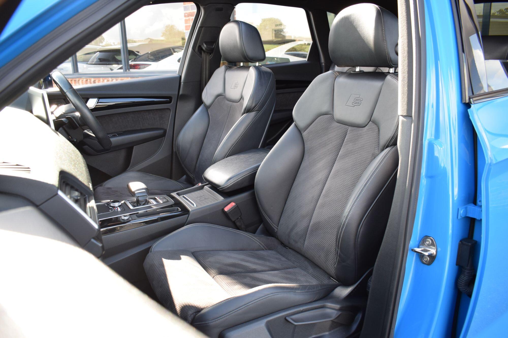 Audi Q5 view 32