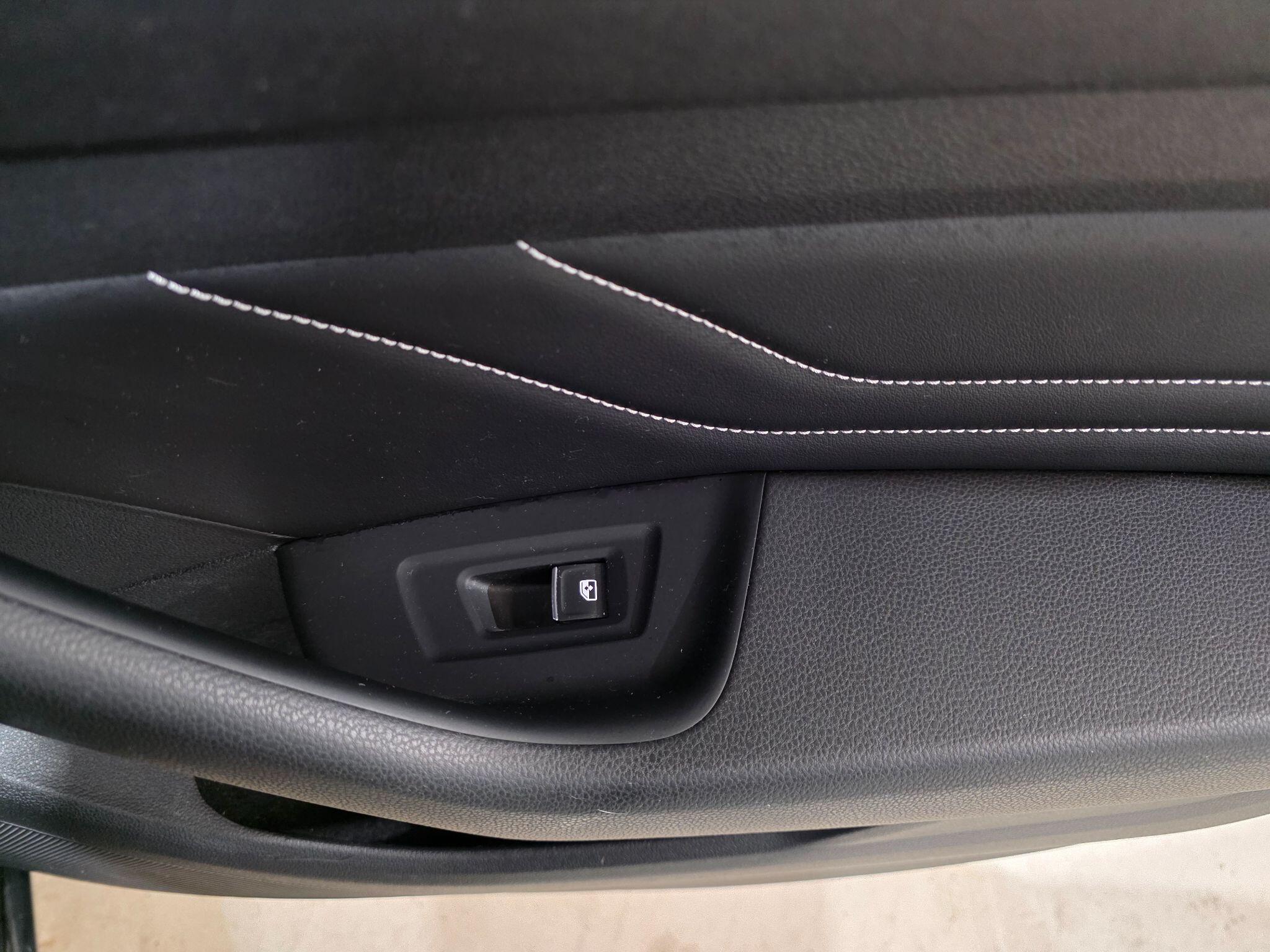Volkswagen Passat view 22