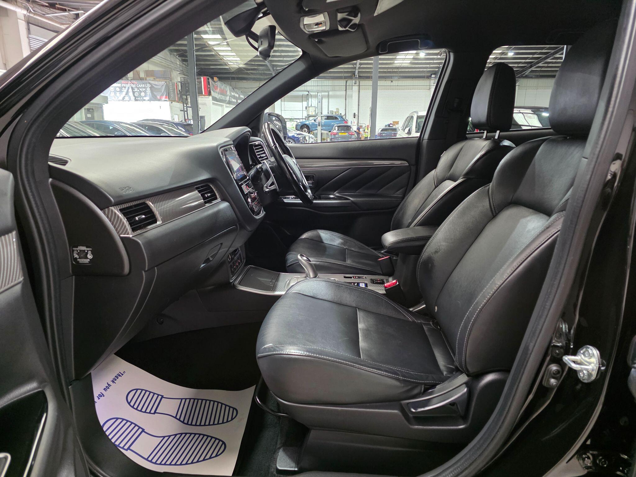 Mitsubishi Outlander view 25