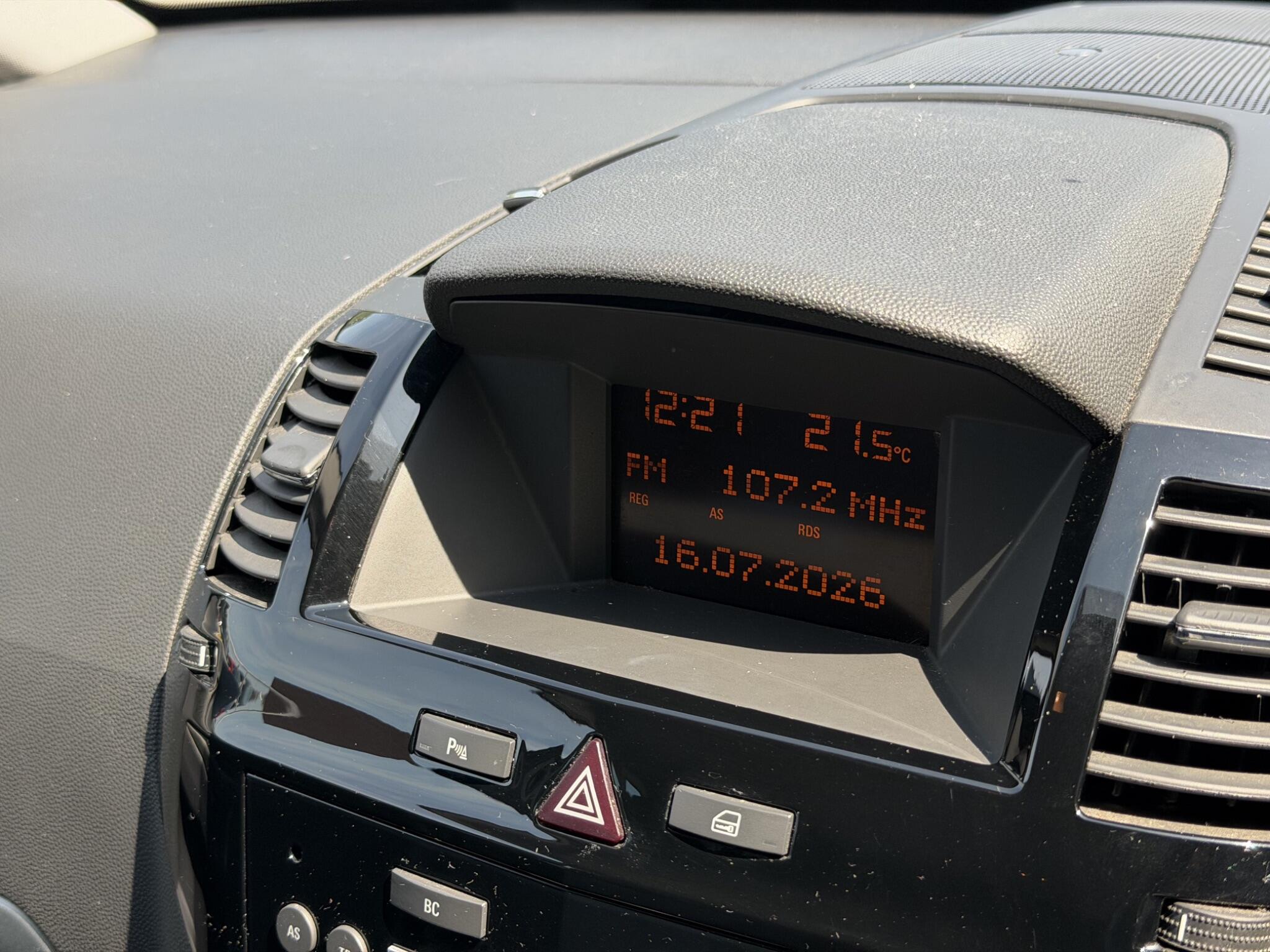 Vauxhall Zafira view 16