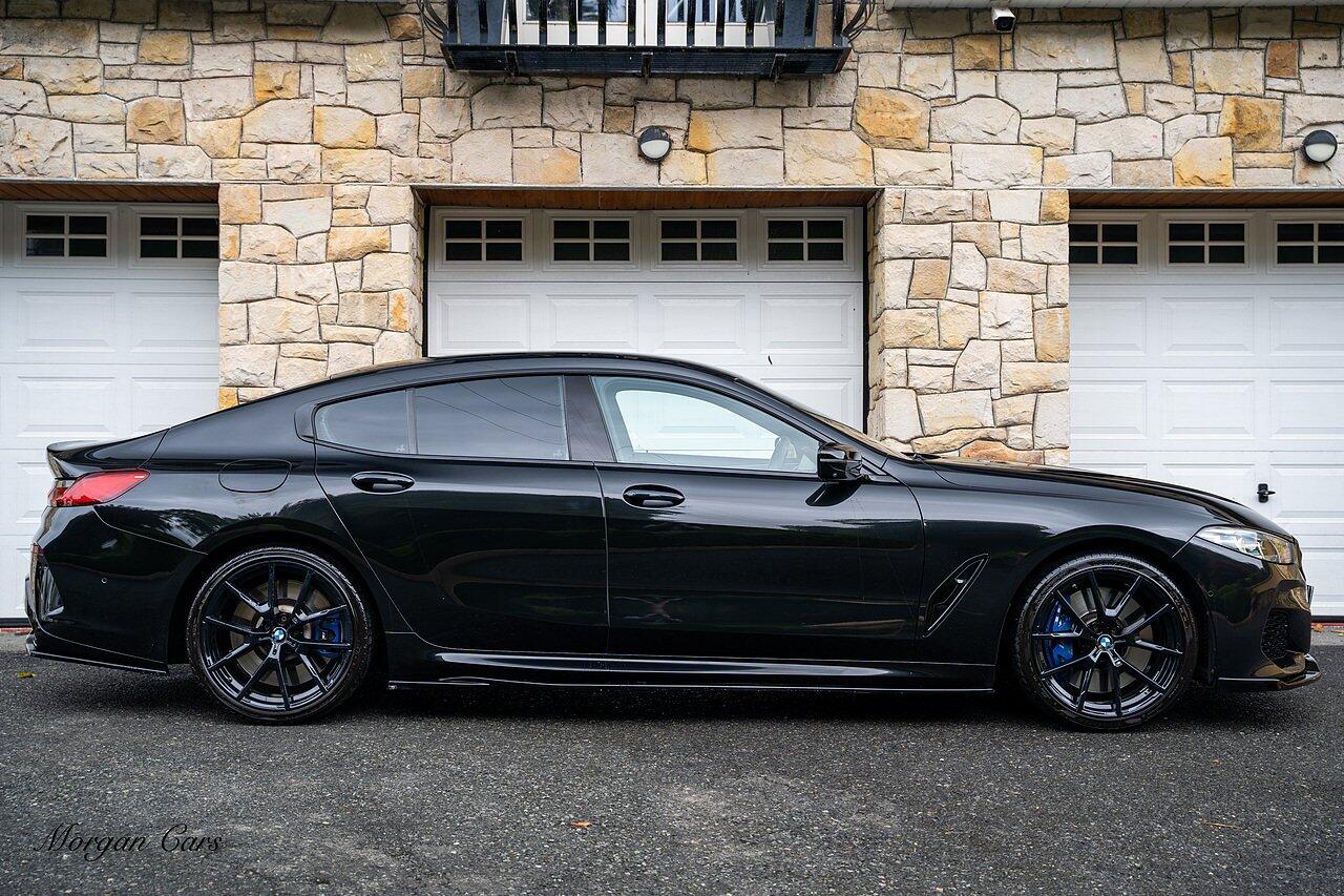 BMW 8 Series view 4