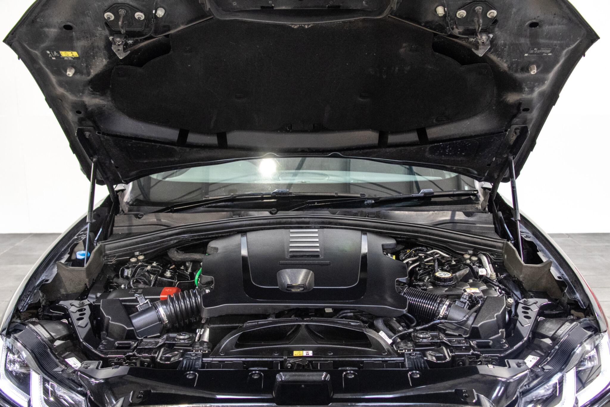 Jaguar F-Pace view 44