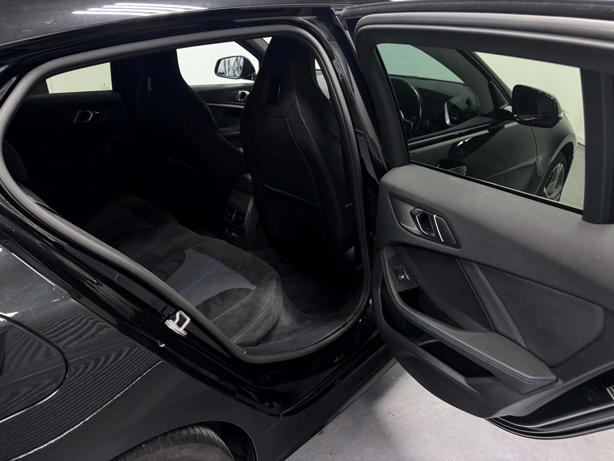 BMW 1 Series view 26