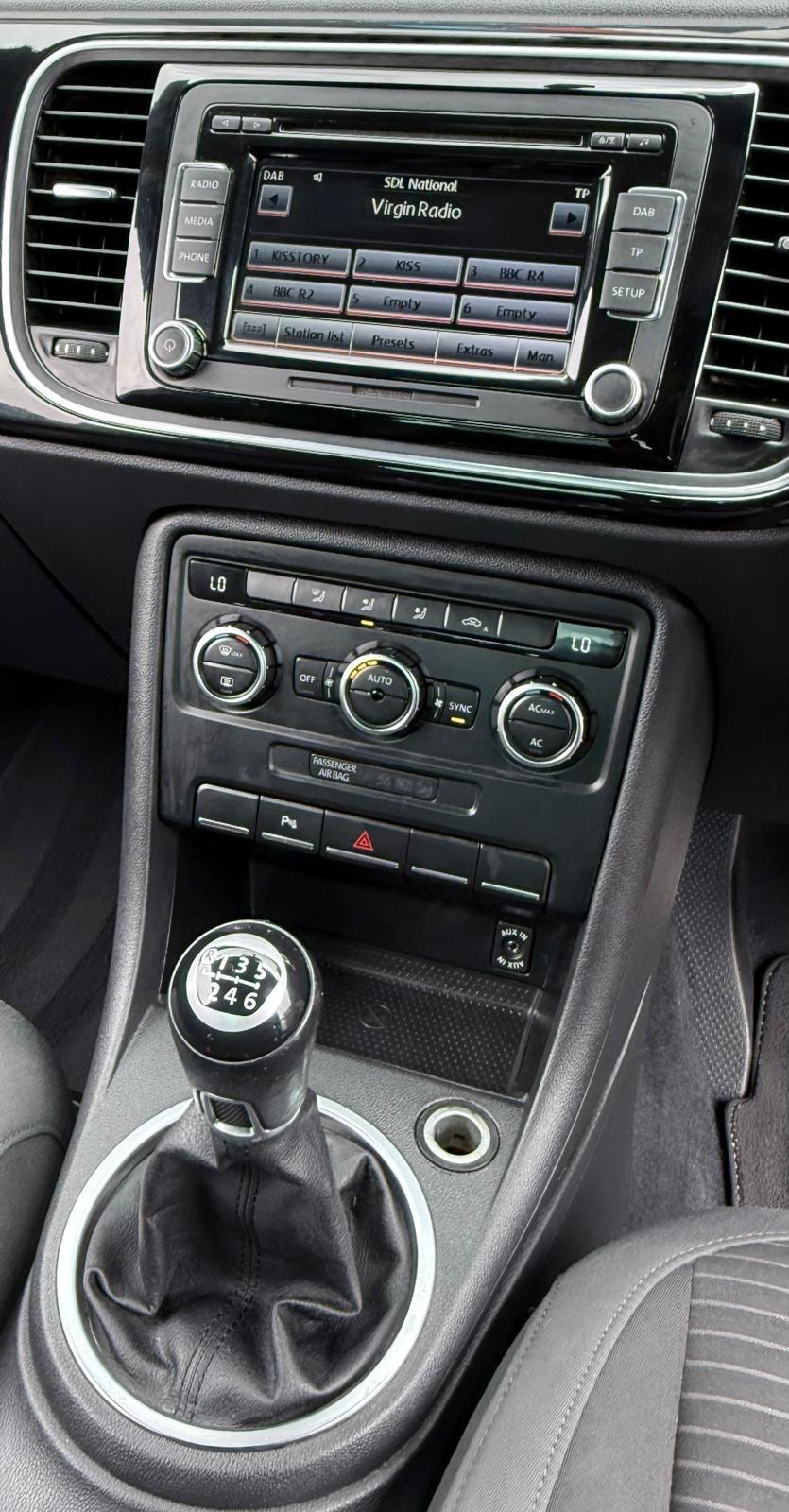 Volkswagen Beetle view 34