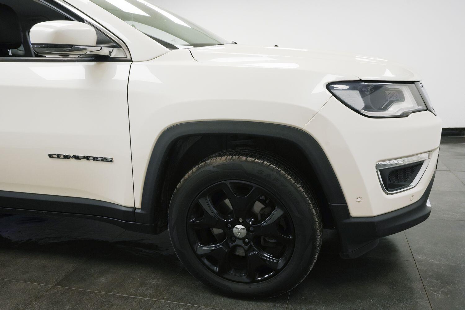 Jeep Compass view 4