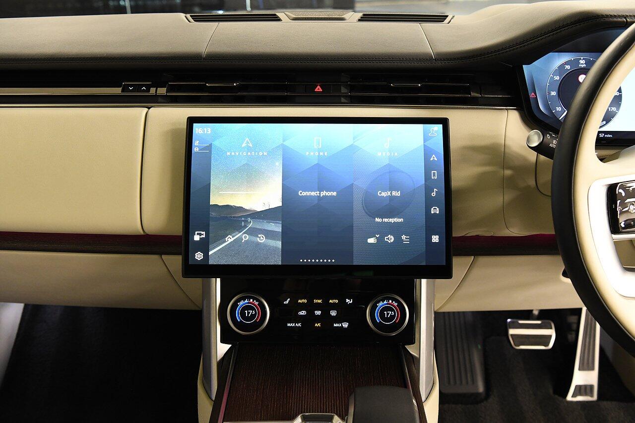 Land Rover Range Rover view 19