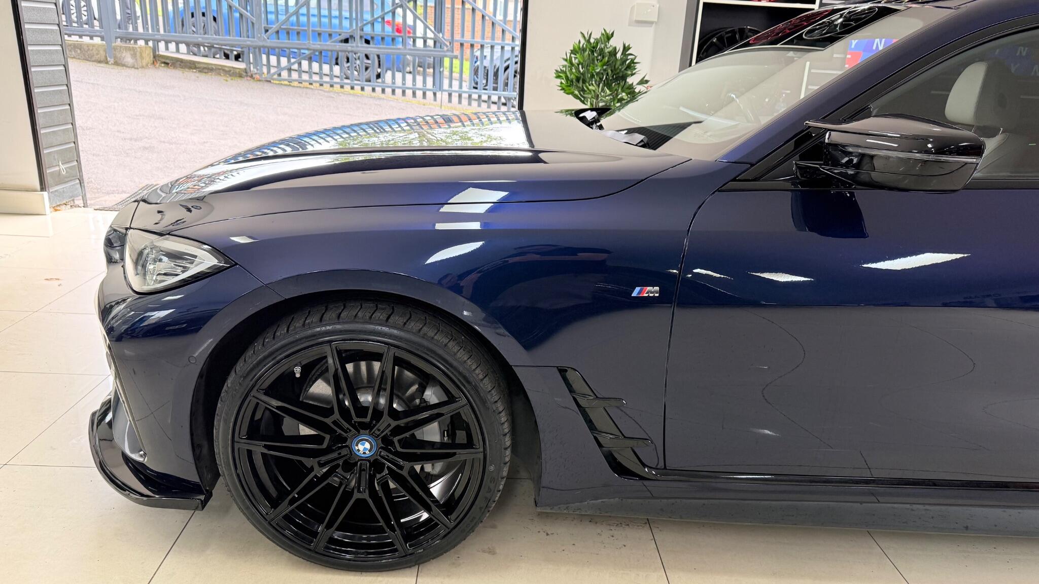 BMW I4 view 34