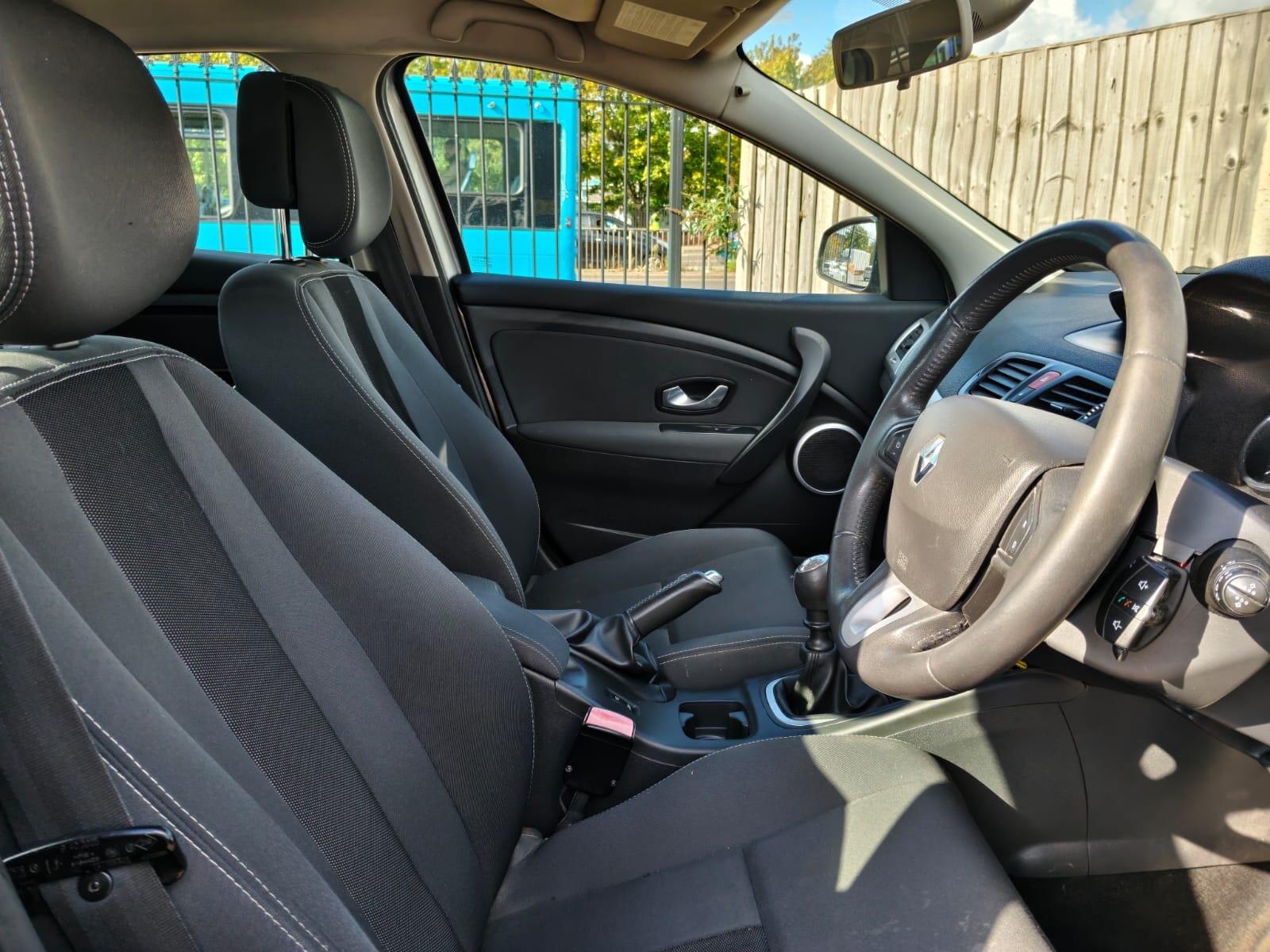 Renault Megane view 10