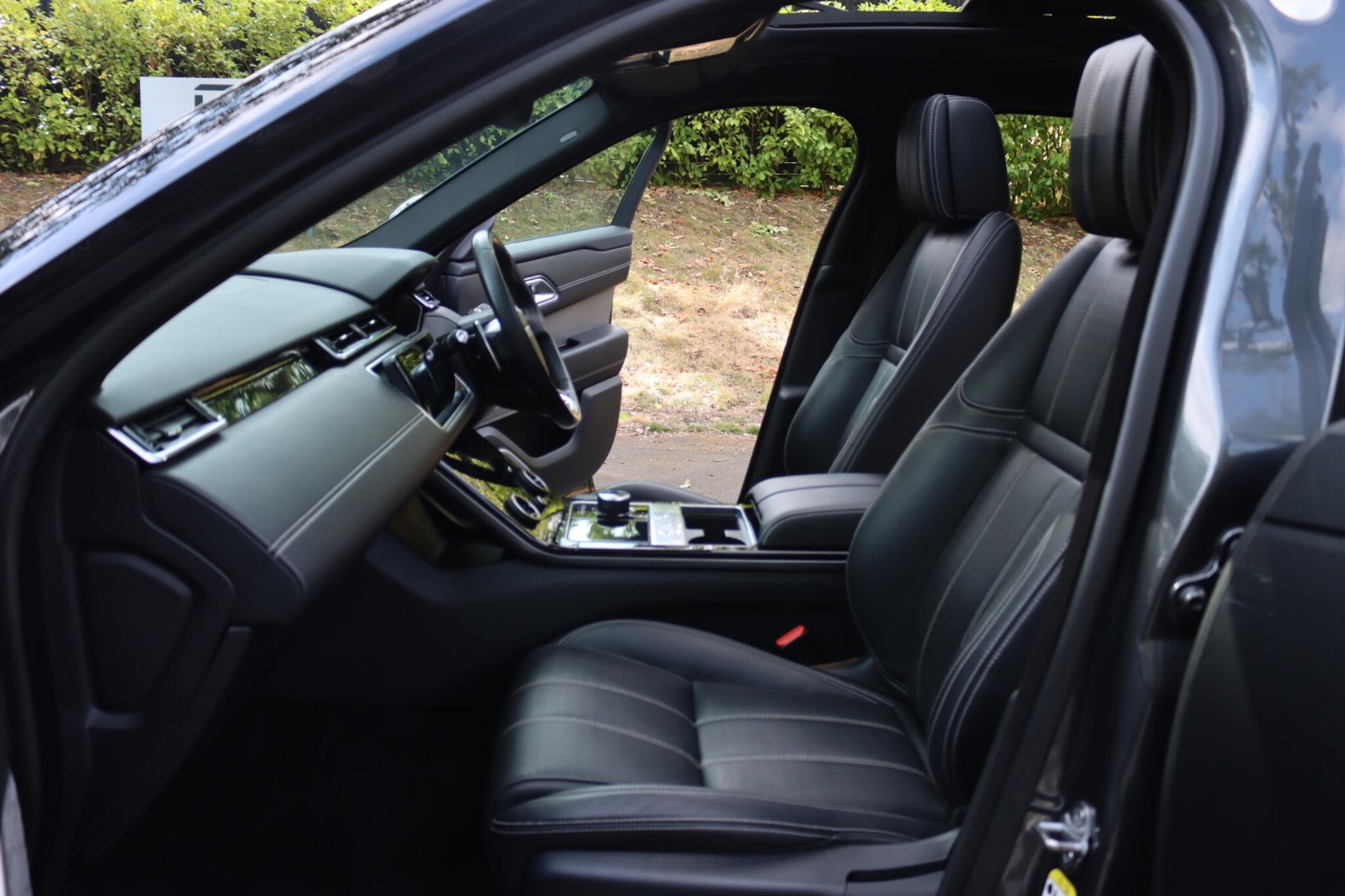 Land Rover Range Rover Velar view 8