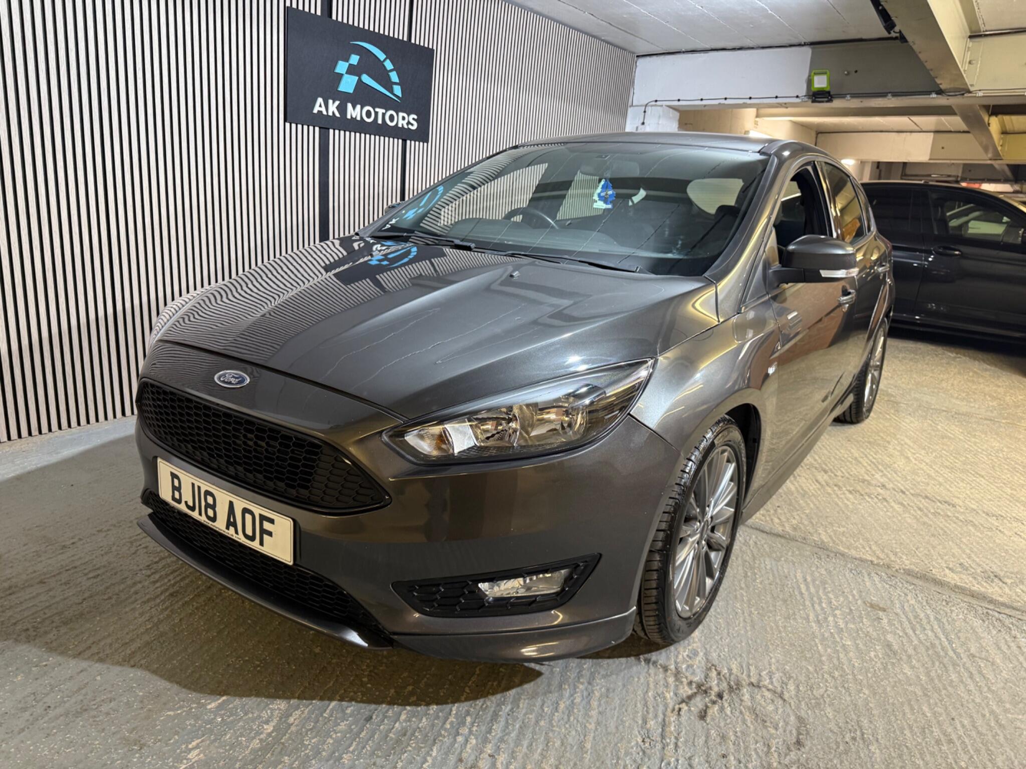 2018 Ford Focus 1.0T EcoBoost ST-Line Euro 6 (s/s) 5dr • 87,000 miles image 3