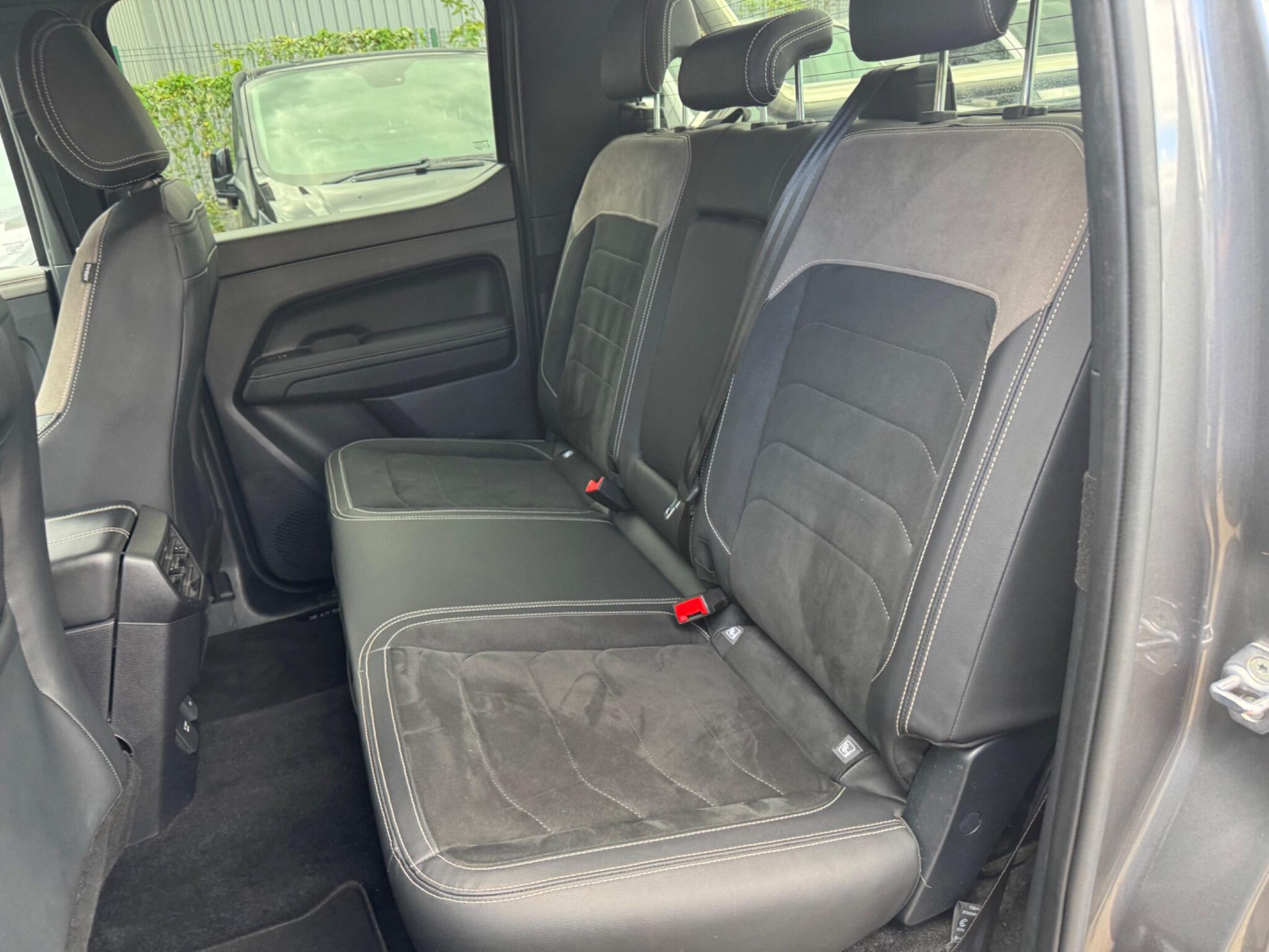 Volkswagen Amarok view 35