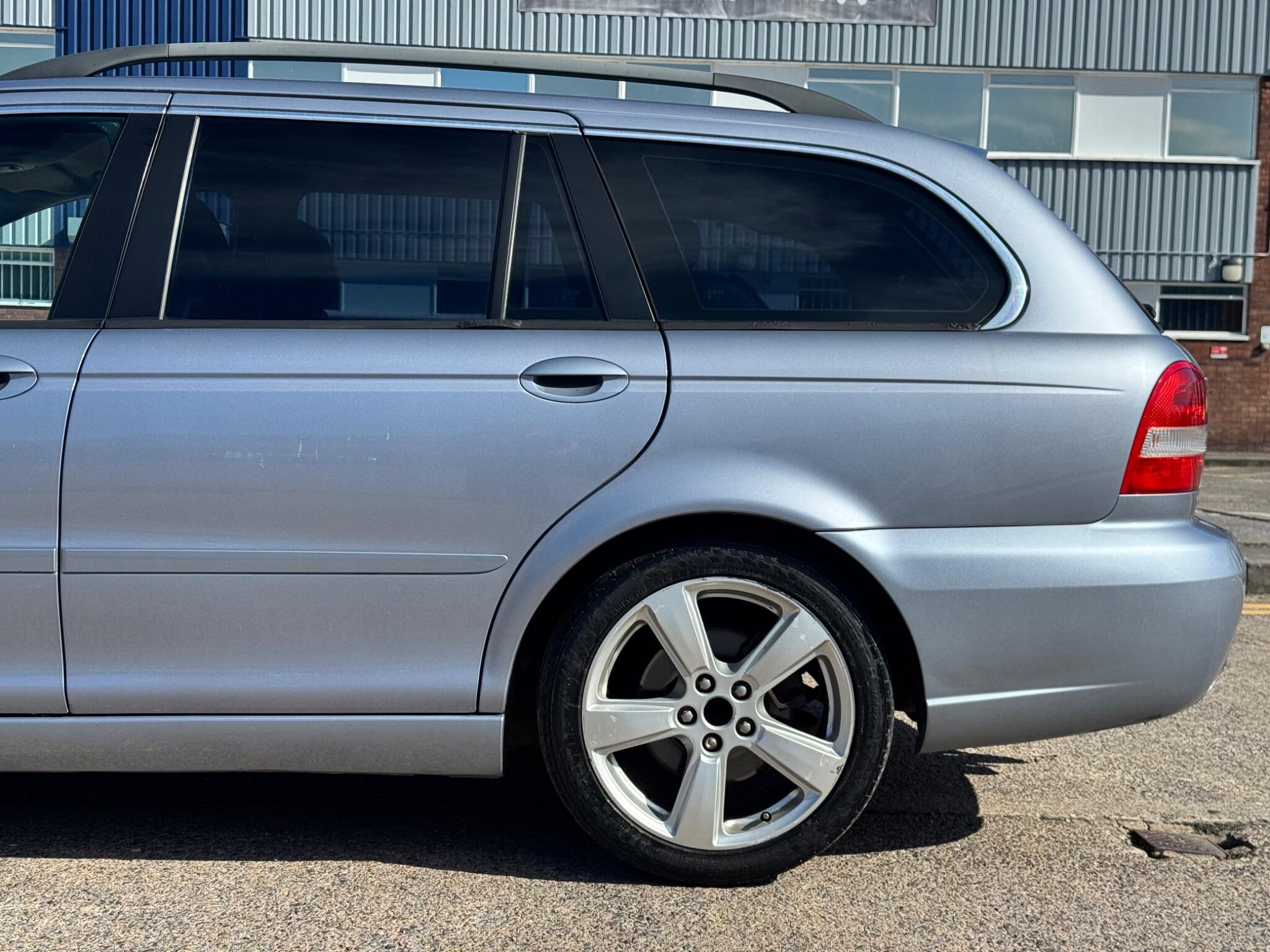 Jaguar X-Type view 39