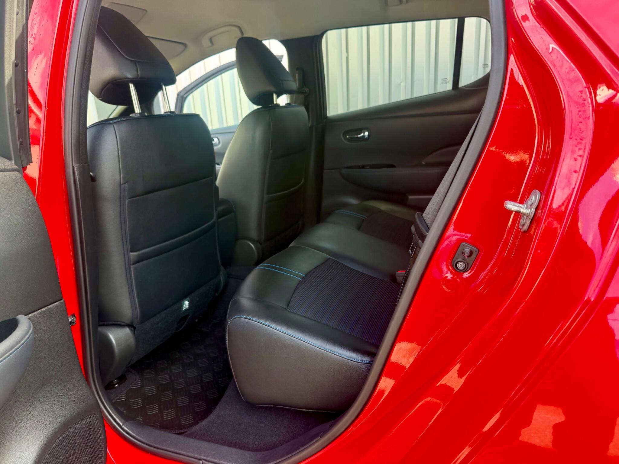 Nissan Leaf view 11