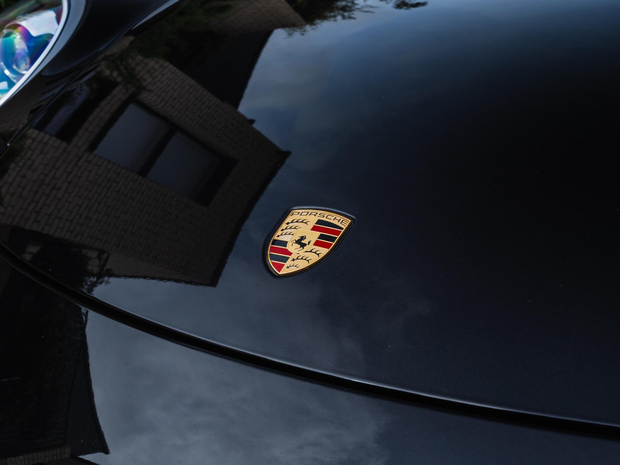 Porsche 911 view 61