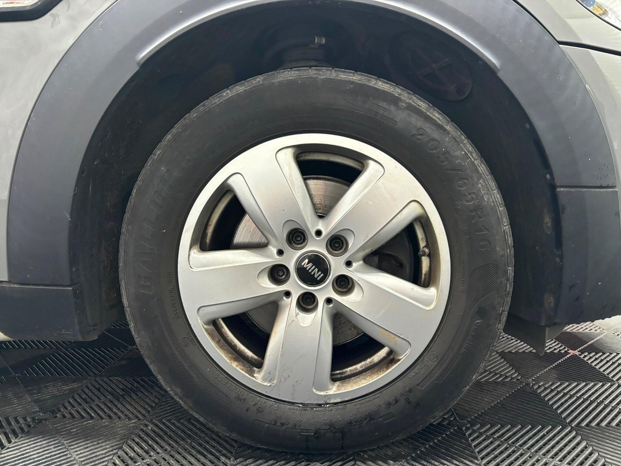 Mini Countryman view 35