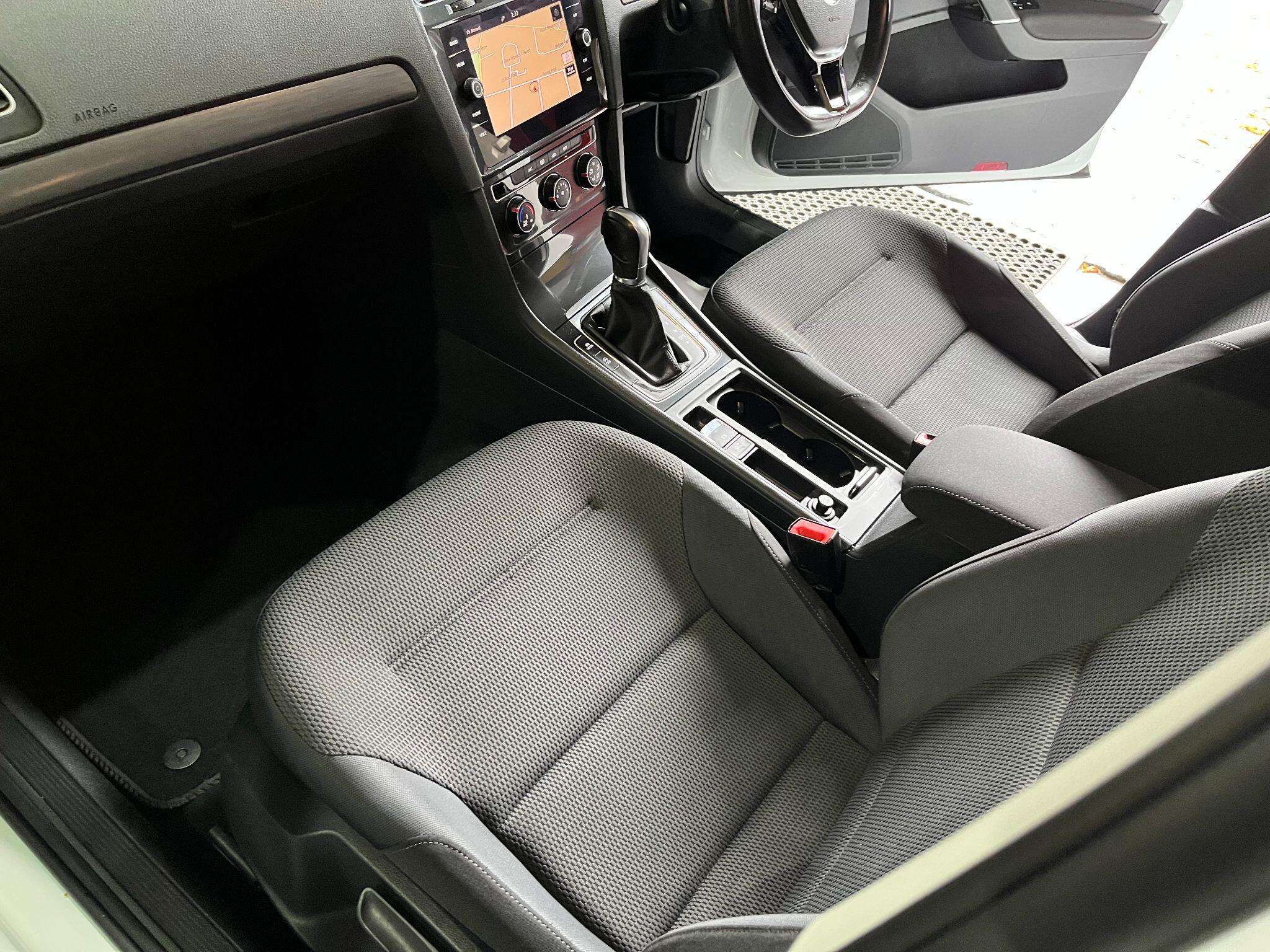 Volkswagen Golf view 51
