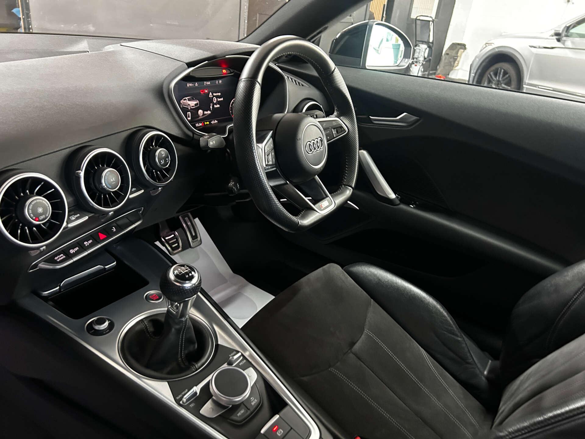 Audi TT view 65