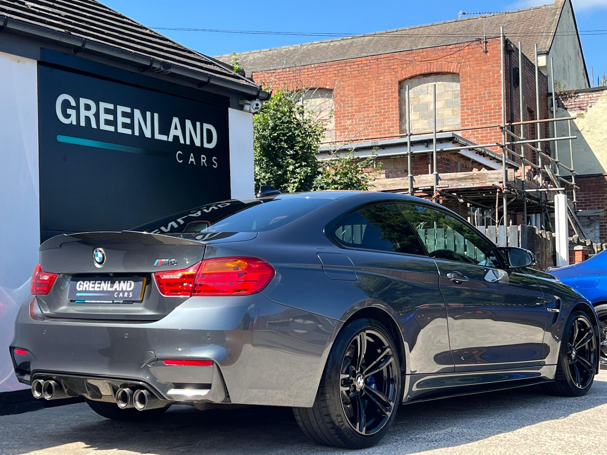 BMW M4 view 22