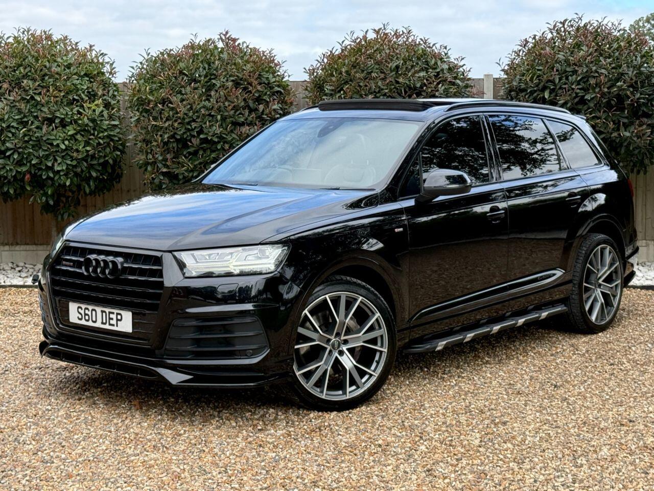 Audi Q7 view 2