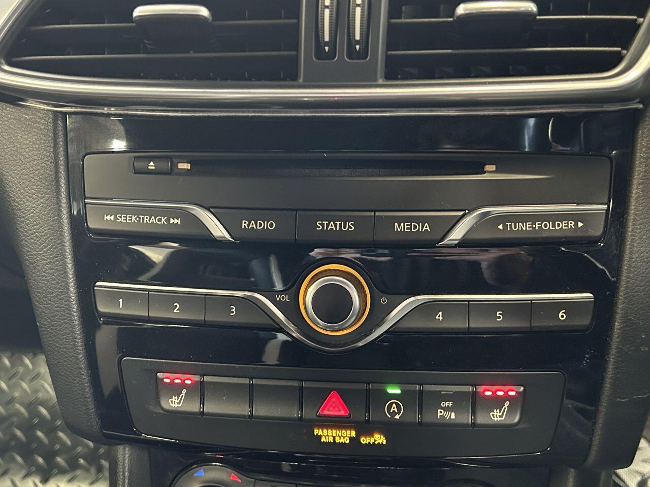 Infiniti Q30 view 36