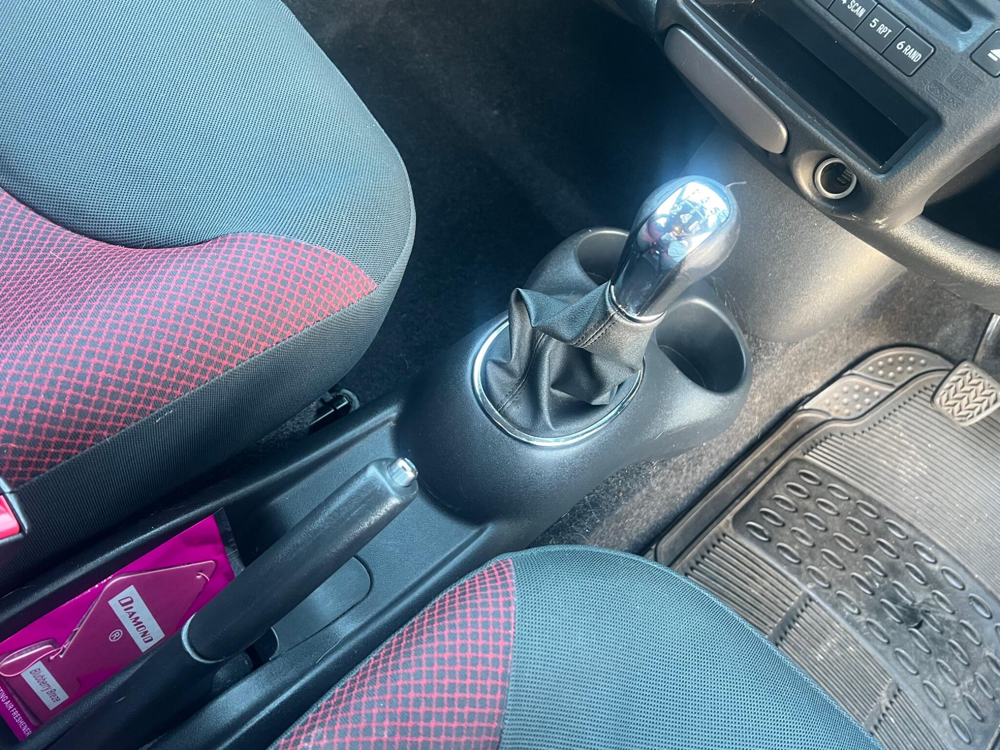Toyota Yaris view 28