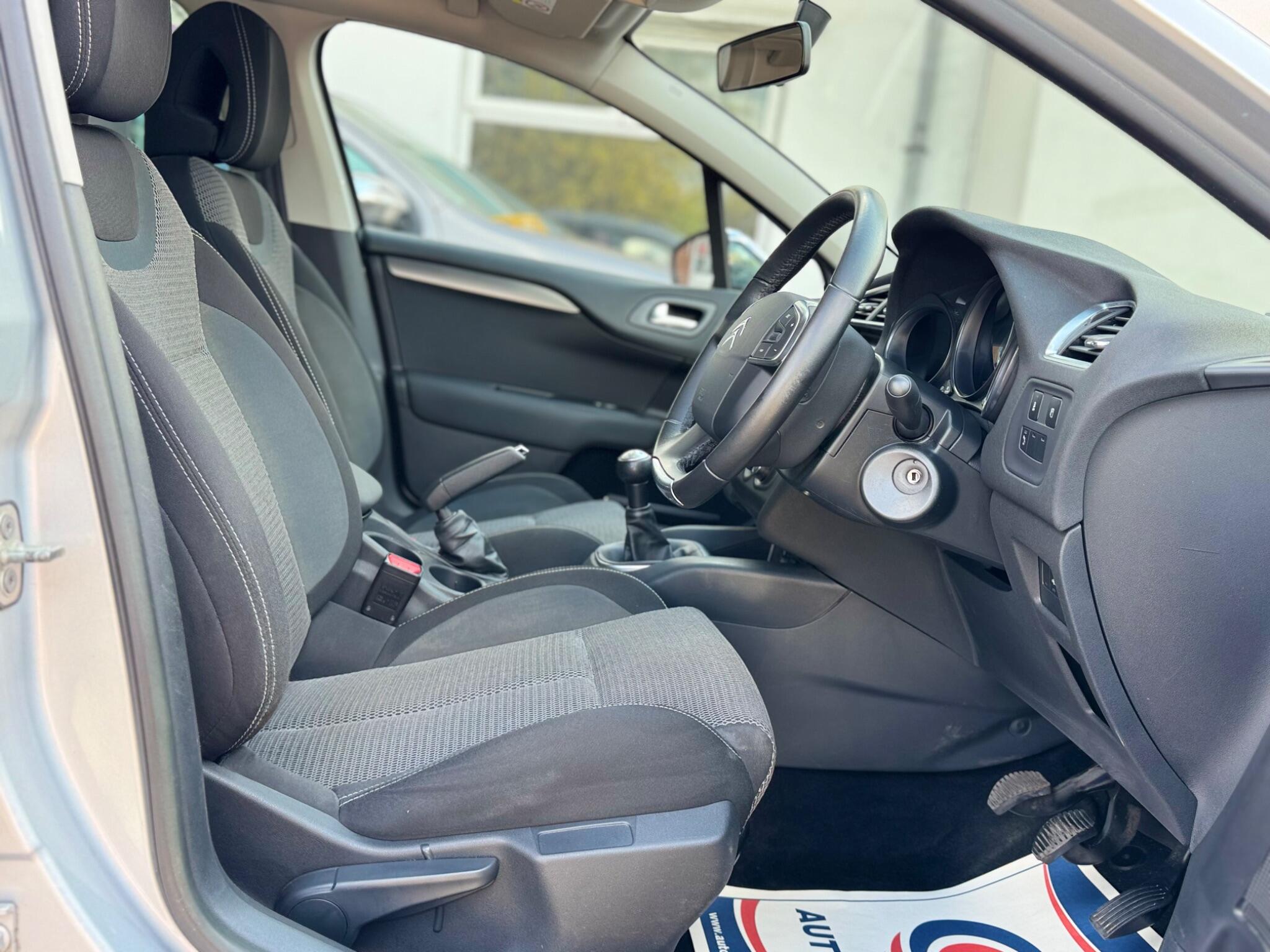Citroen C4 view 13