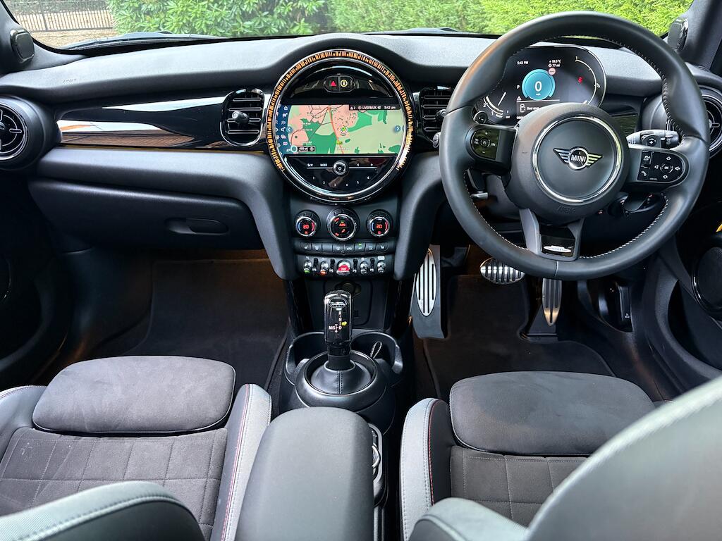 Mini Hatch view 3
