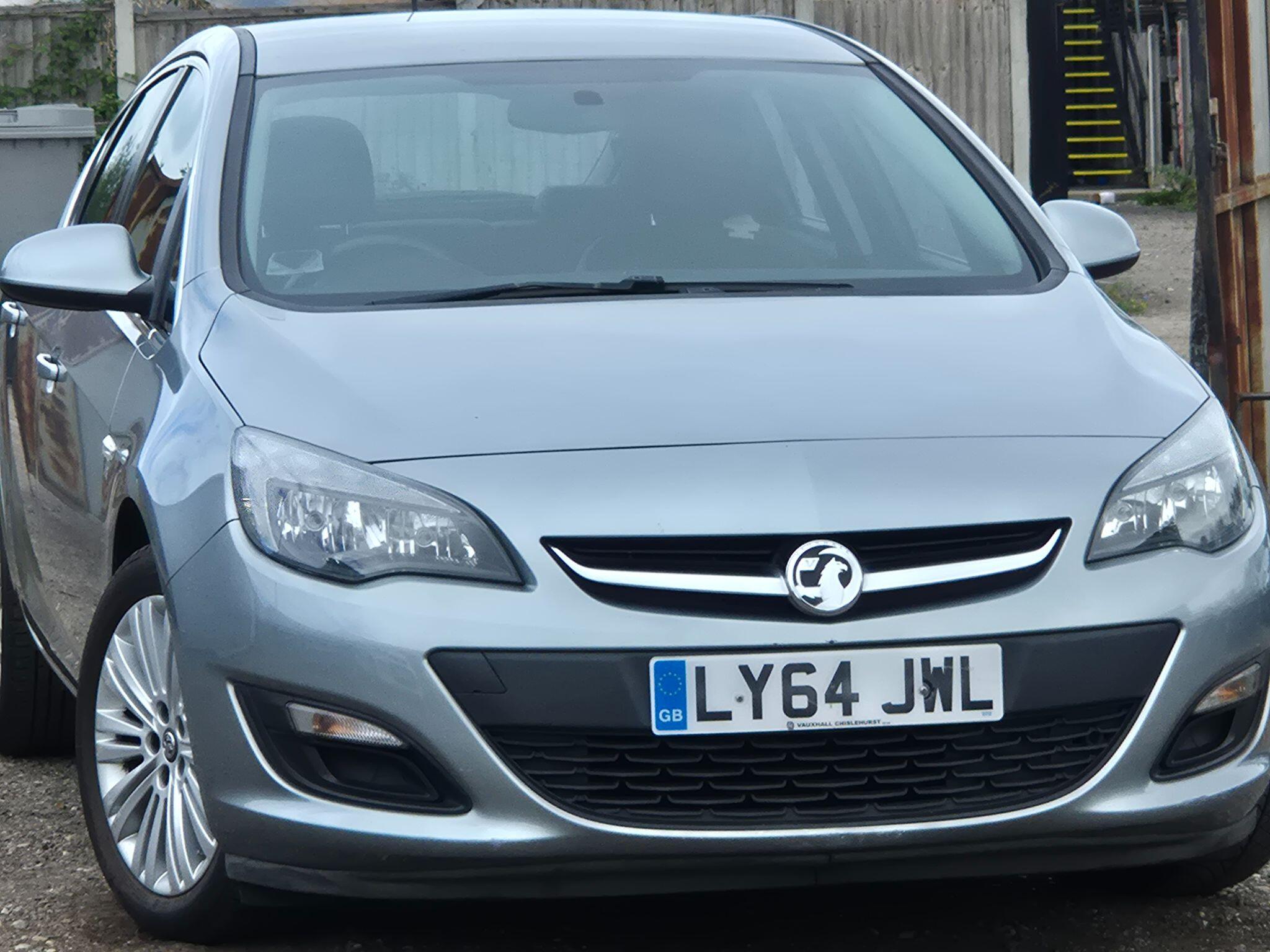 Vauxhall Astra view 3