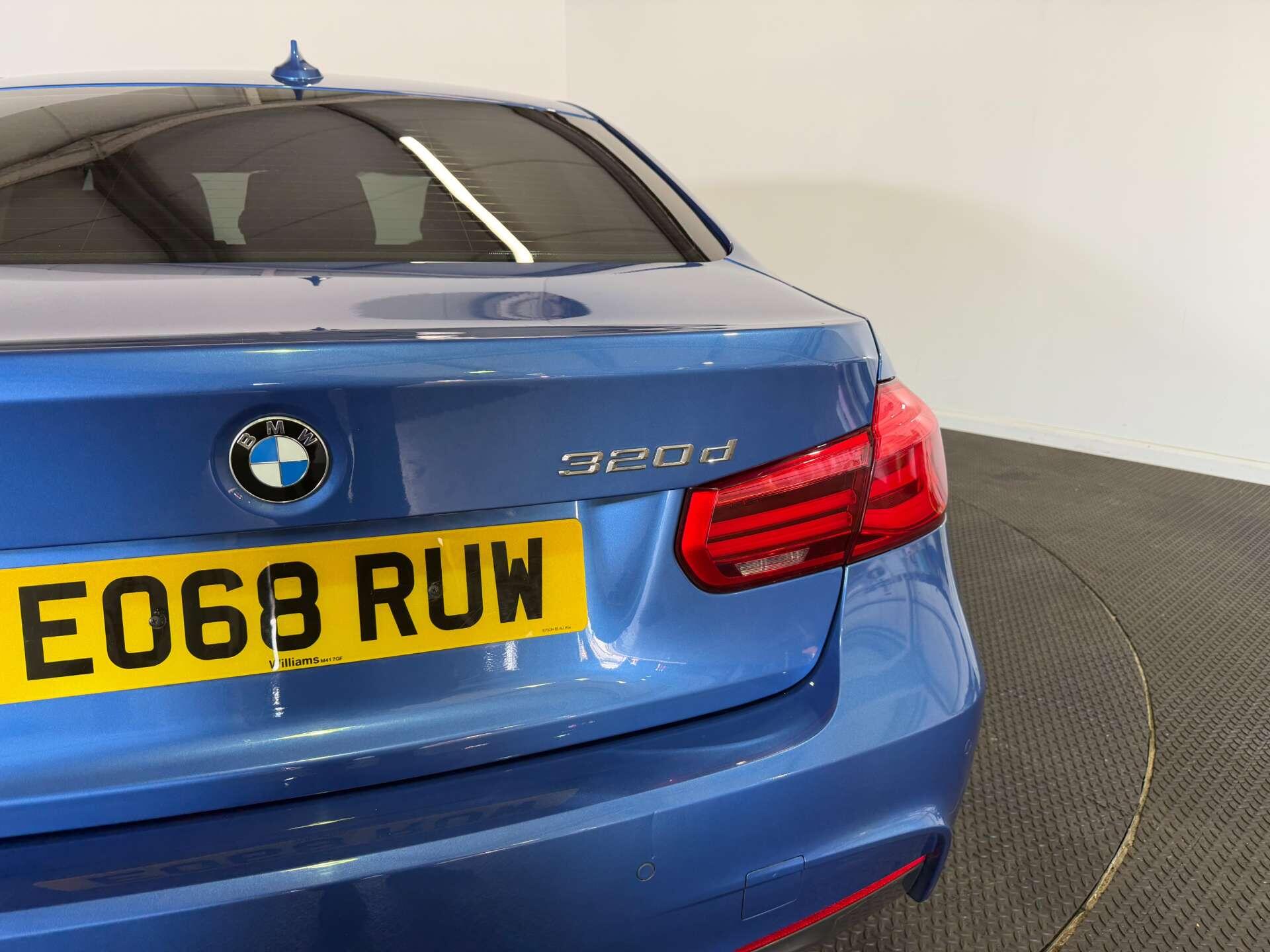 BMW 3 Series view 9