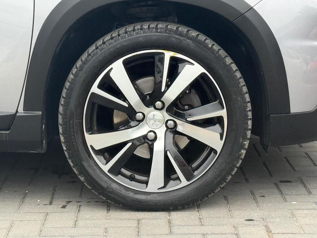 Peugeot 2008 view 9