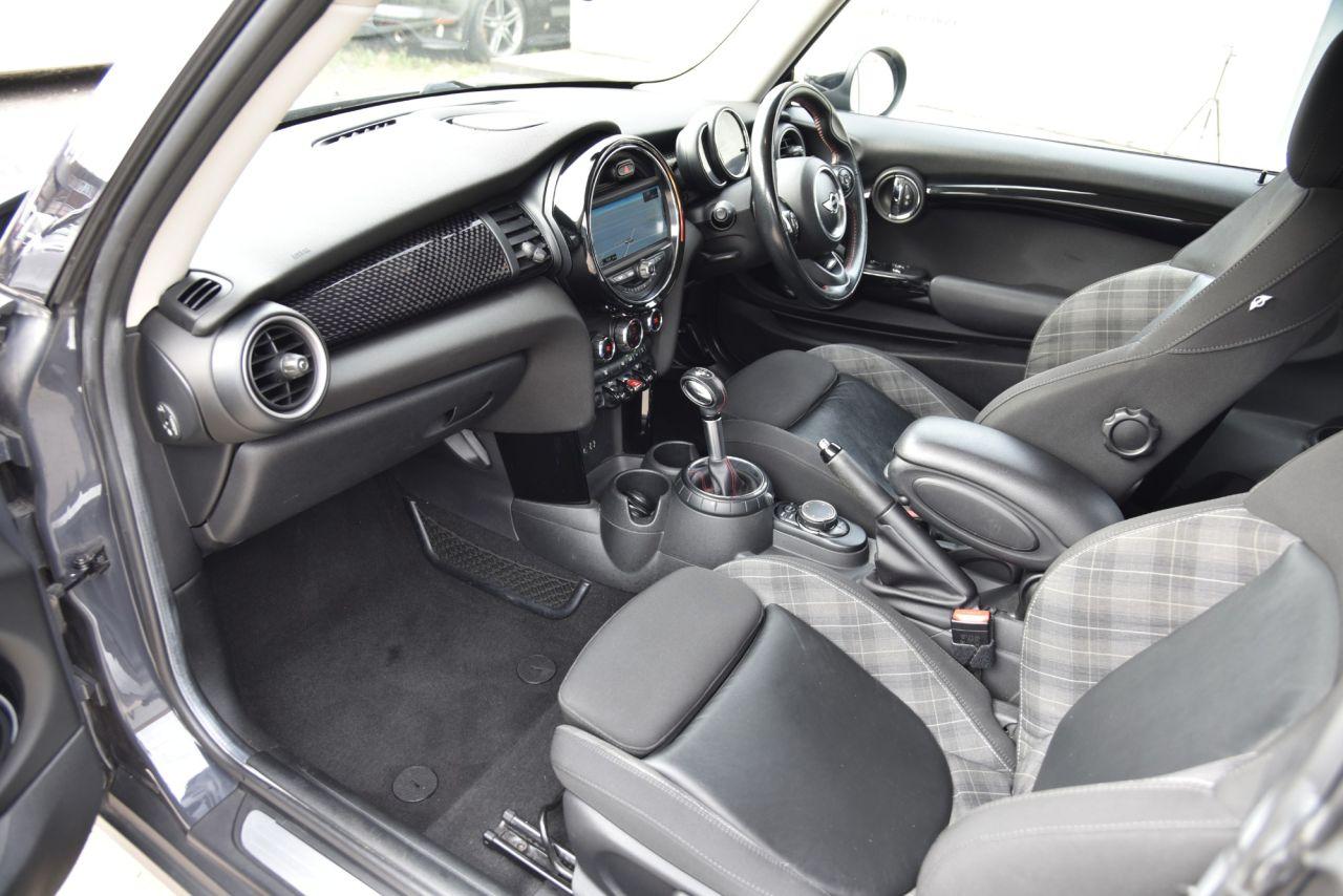 Mini Cooper view 21