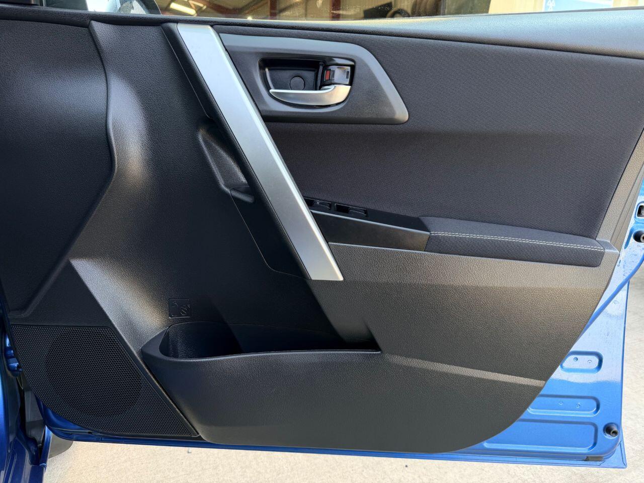 Toyota Auris view 13