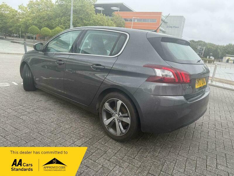 2017 Peugeot 308 1.2 PureTech Allure EAT Euro 6 (s/s) 5dr • 55,500 miles image 2