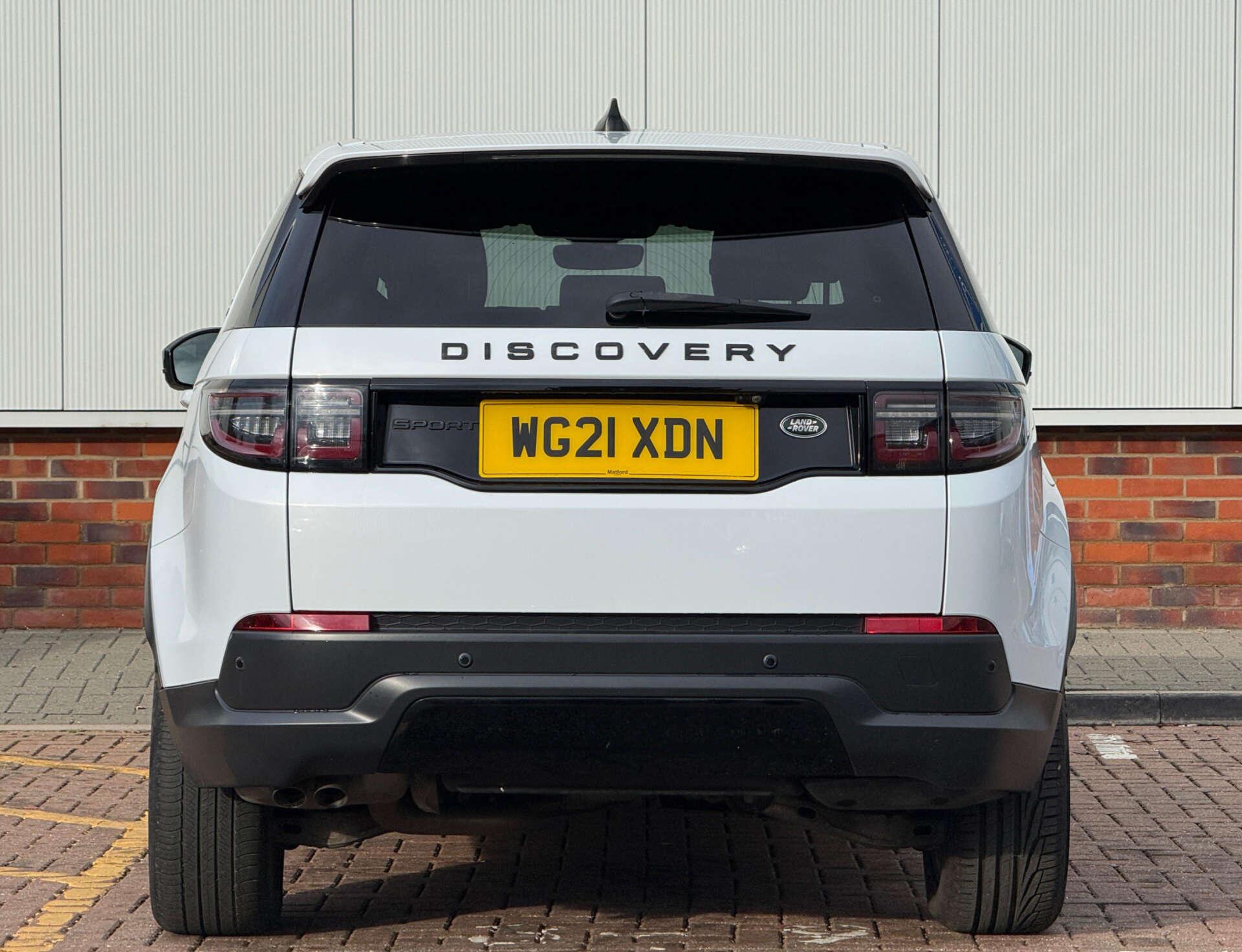 Land Rover Discovery Sport view 6