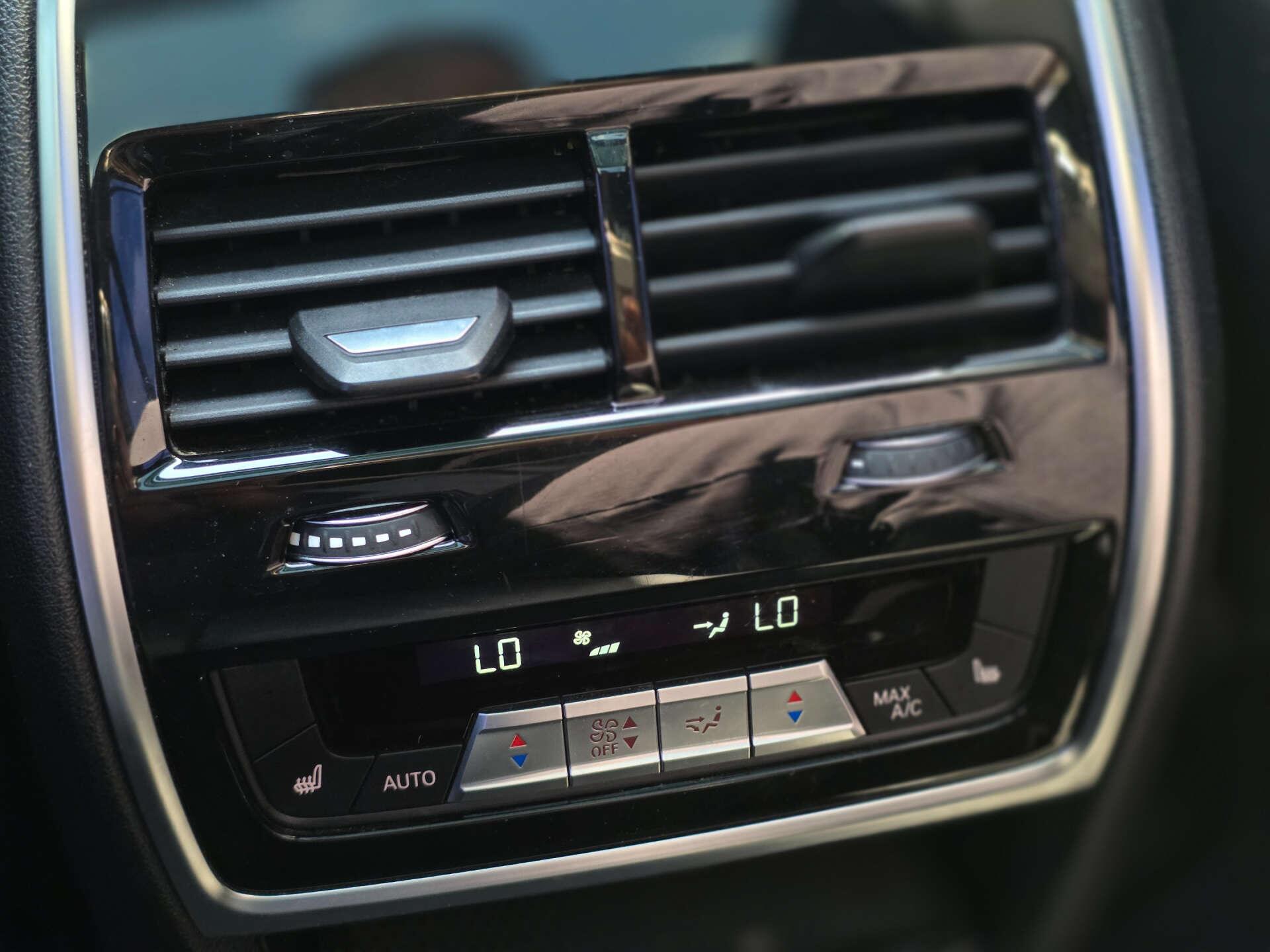 BMW X7 view 47